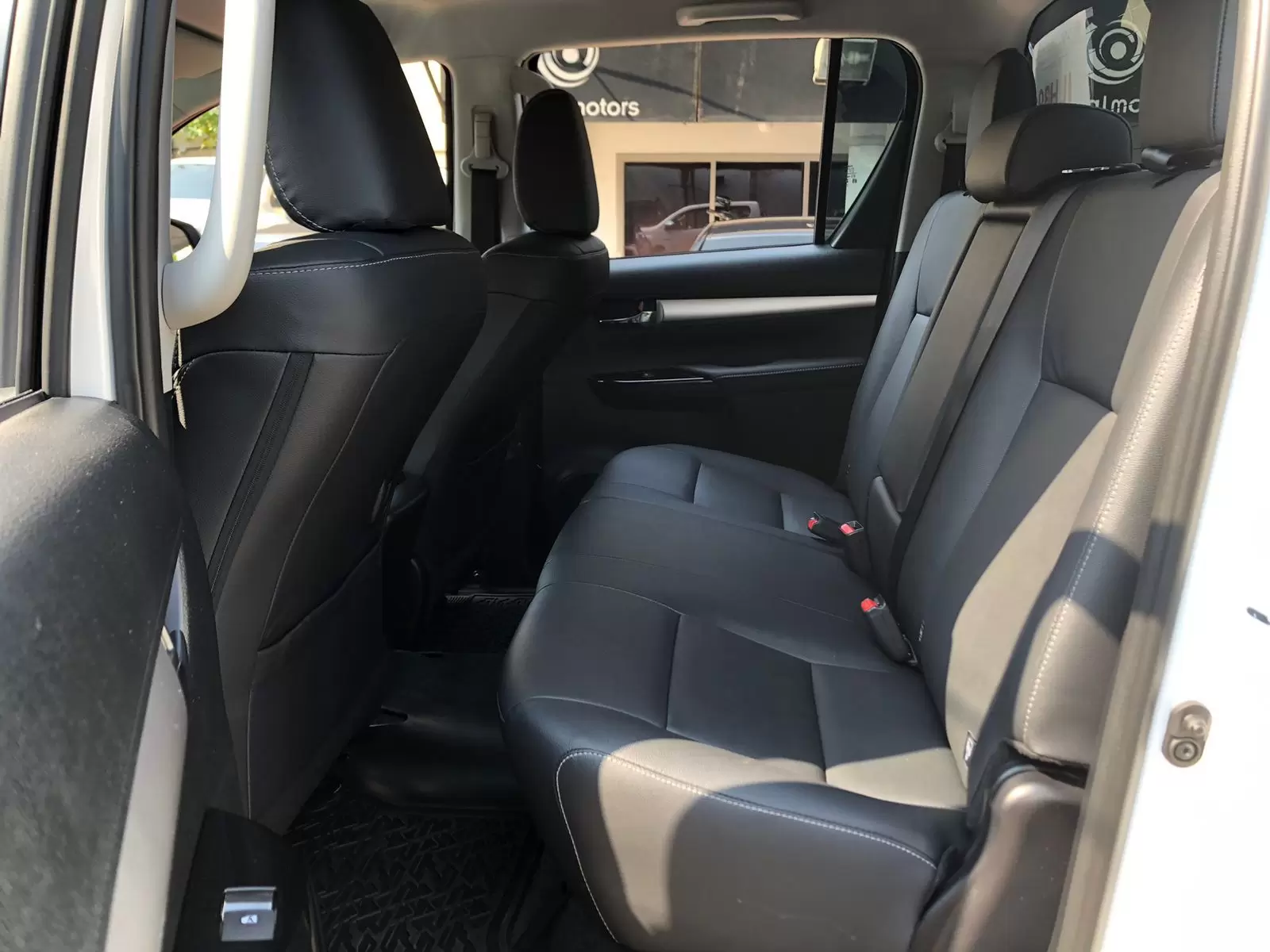 Toyota Hilux 4×4 Limited 2023 en Globalmotors: Potencia y estilo sin límites - Imagen 11