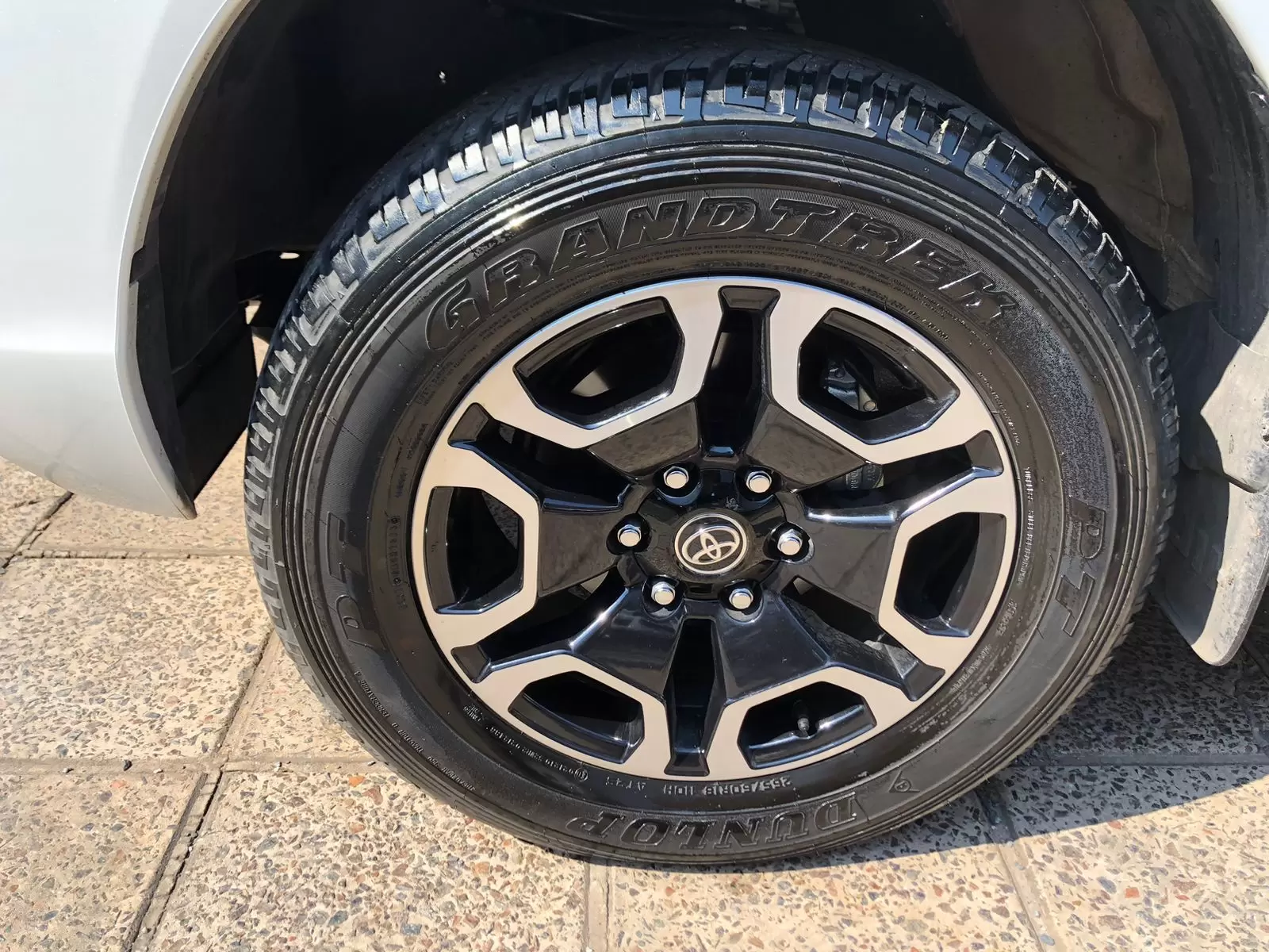 Toyota Hilux 4×4 Limited 2023 en Globalmotors: Potencia y estilo sin límites - Imagen 16
