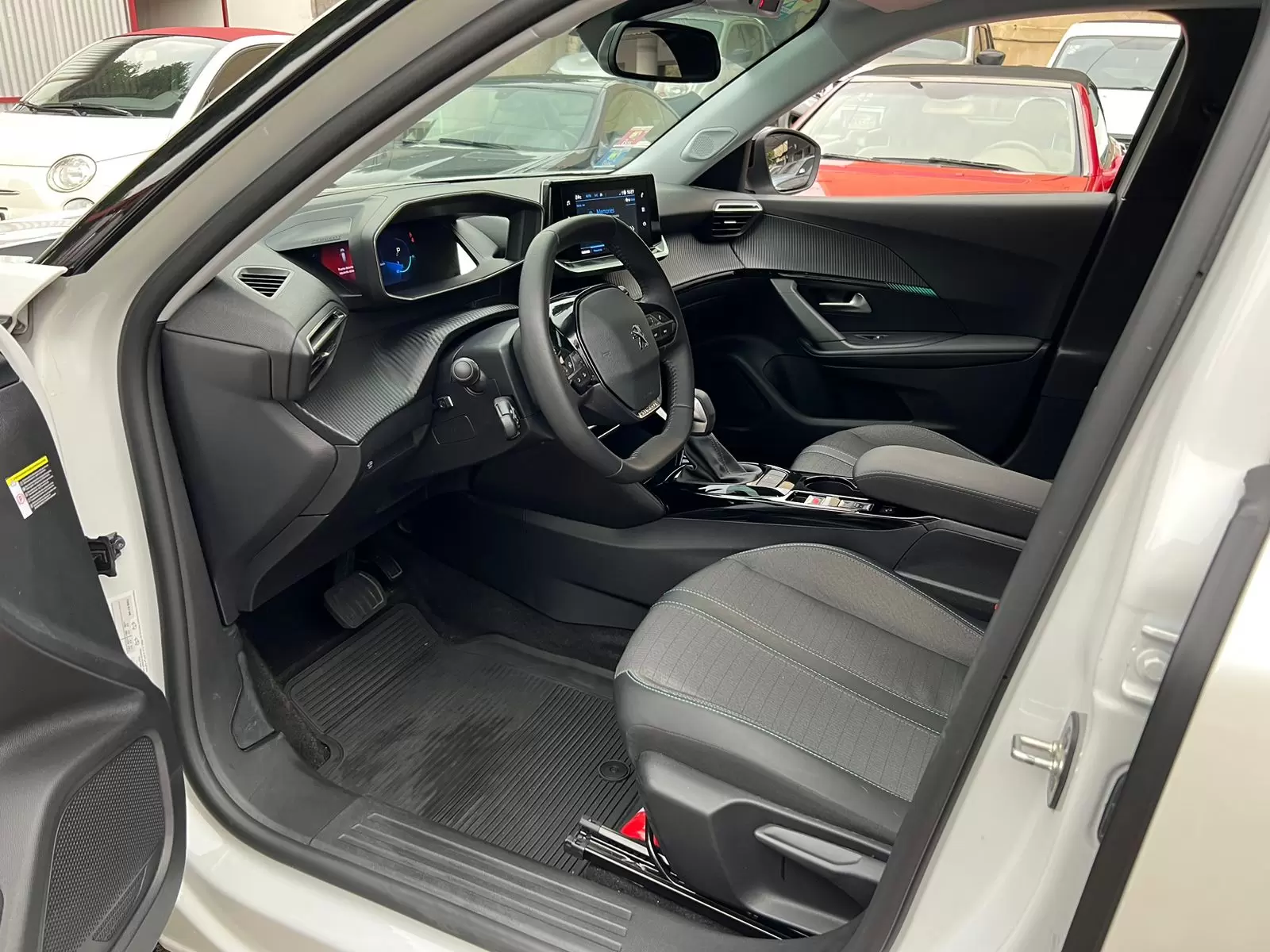 Peugeot New 2008 Allure 2023 en Globalmotors: ¡Descubre la excelencia! - Imagen 9