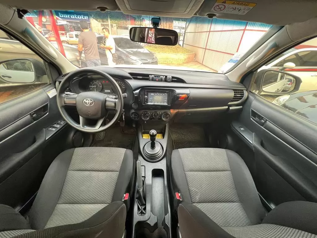 Toyota Hilux 4×4 2017 en Globalmotors: Potente y confiable camioneta todoterreno - Imagen 11