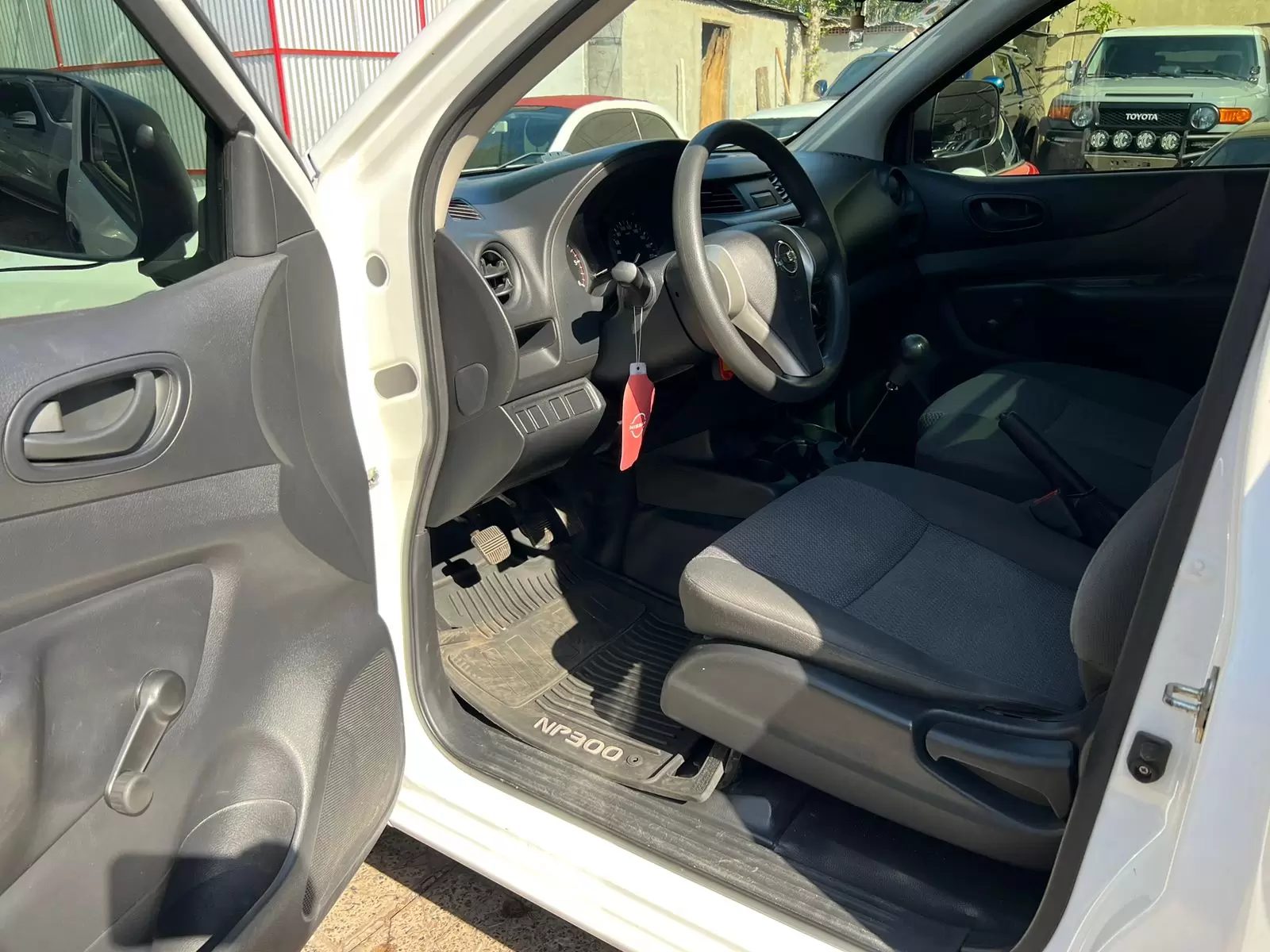 Nissan NP300 Cabina Simple 4x2 2018 en Globalmotors, Asunción. - Imagen 8