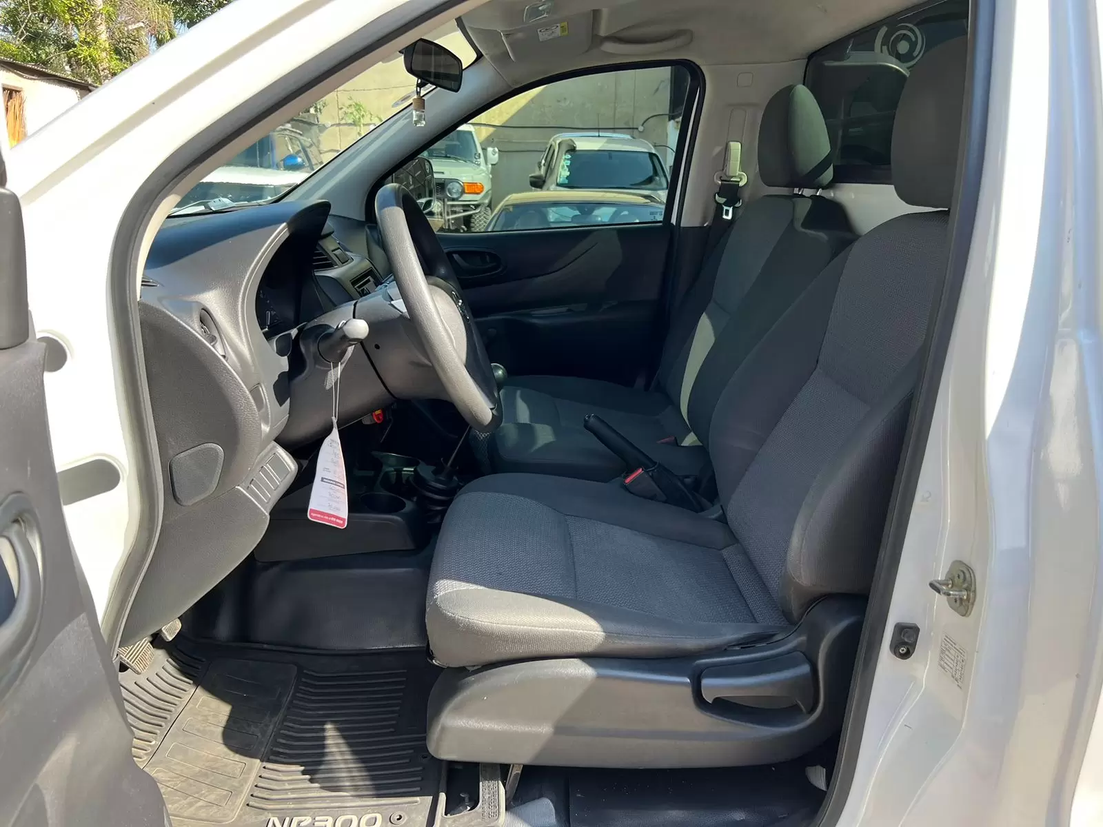 Nissan NP300 Cabina Simple 4x2 2018 en Globalmotors, Asunción. - Imagen 9