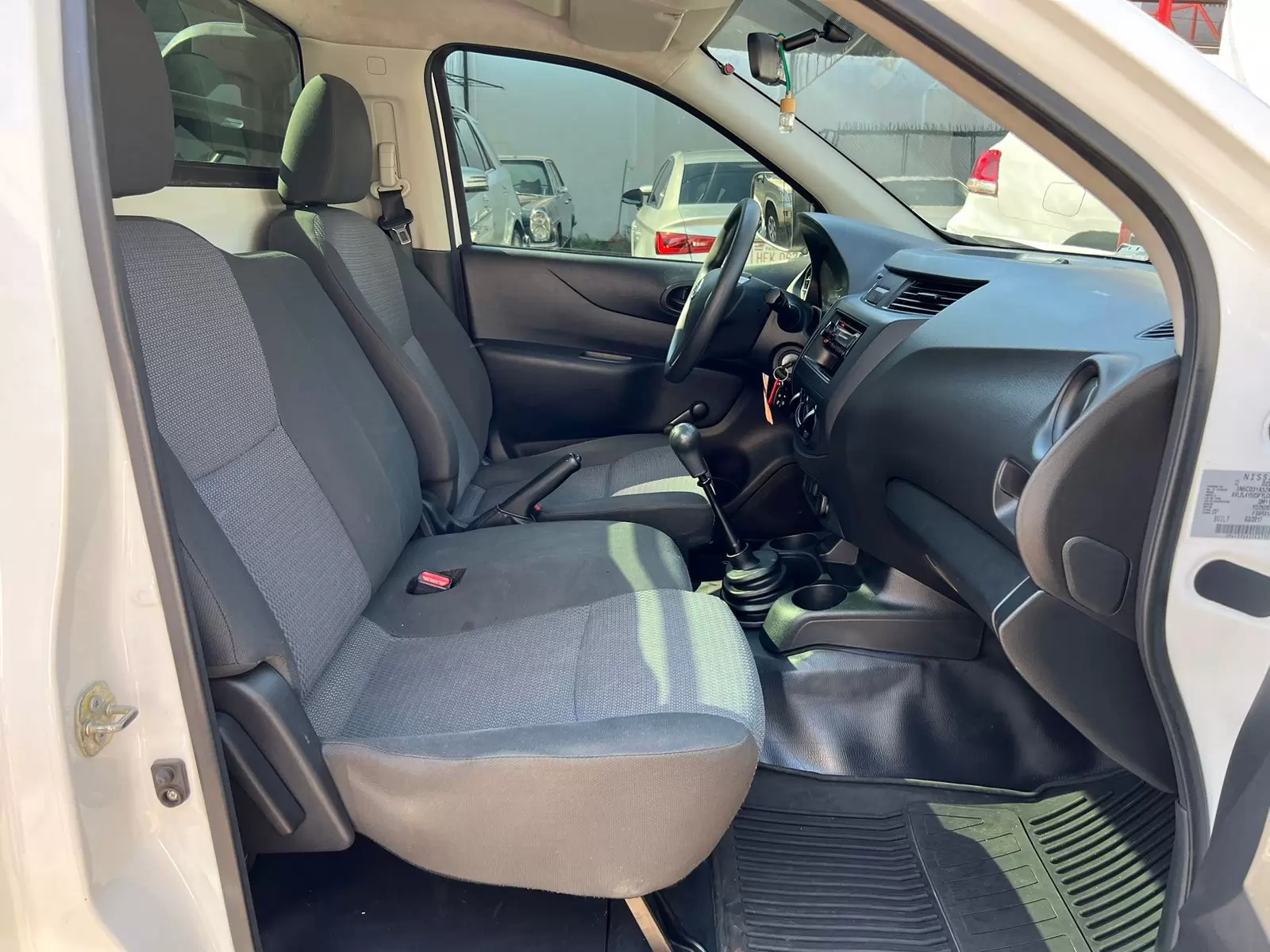 Nissan NP300 Cabina Simple 4x2 2018 en Globalmotors, Asunción. - Imagen 11