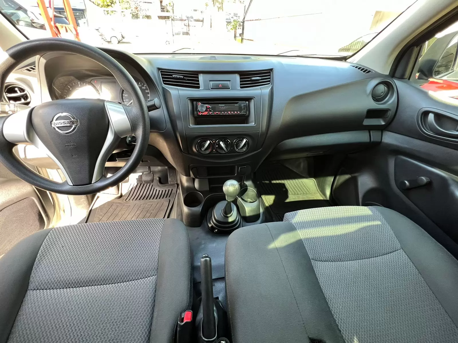 Nissan NP300 Cabina Simple 4x2 2018 en Globalmotors, Asunción. - Imagen 13