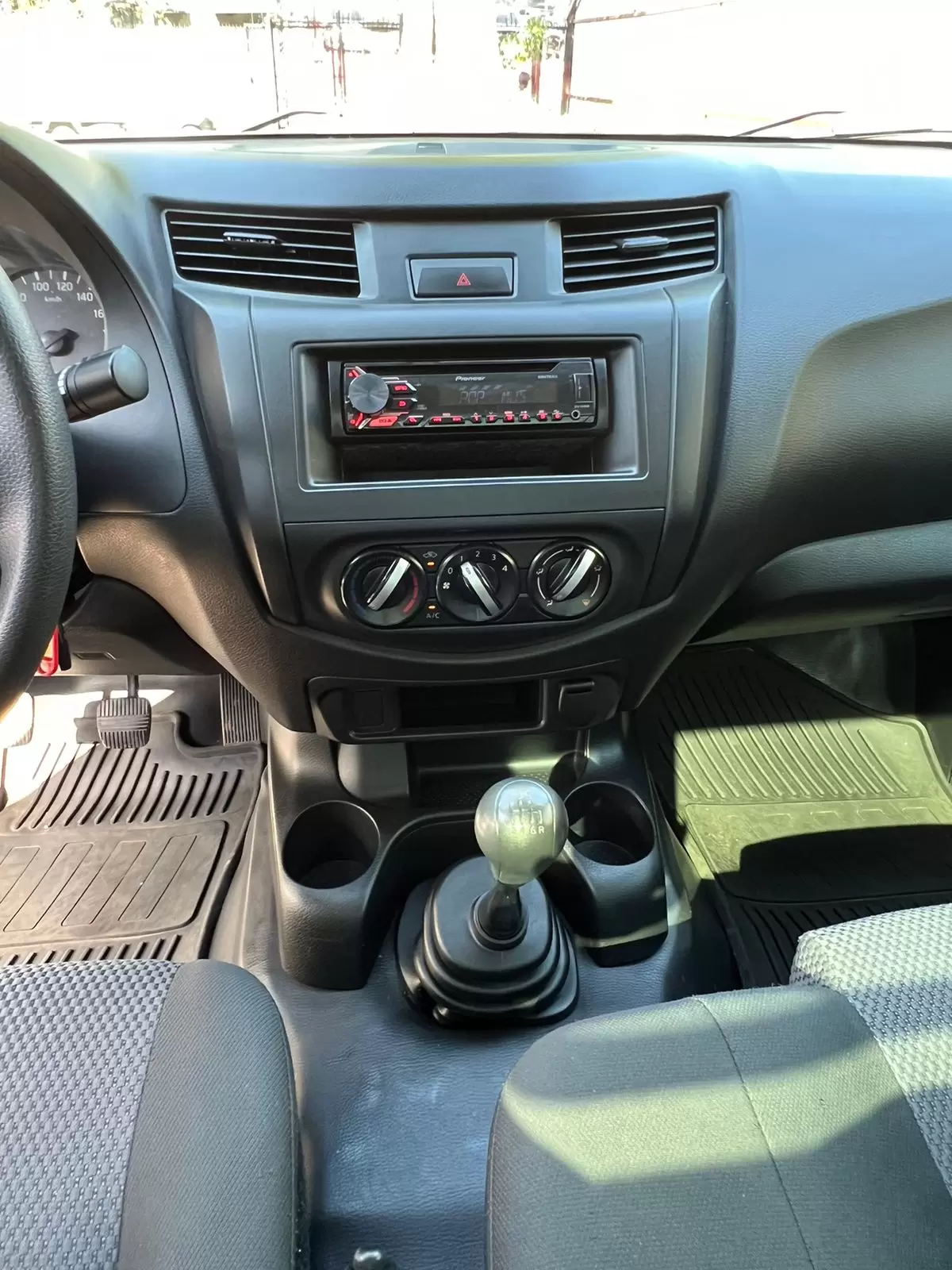 Nissan NP300 Cabina Simple 4x2 2018 en Globalmotors, Asunción. - Imagen 14