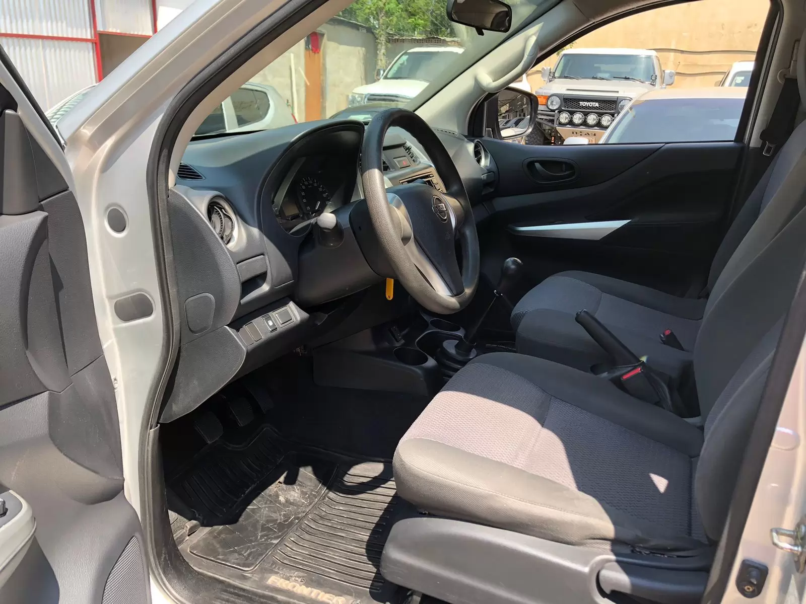 Nissan Frontier S NP300 4×4 2016 en Globalmotors, Asunción, Paraguay - Imagen 8
