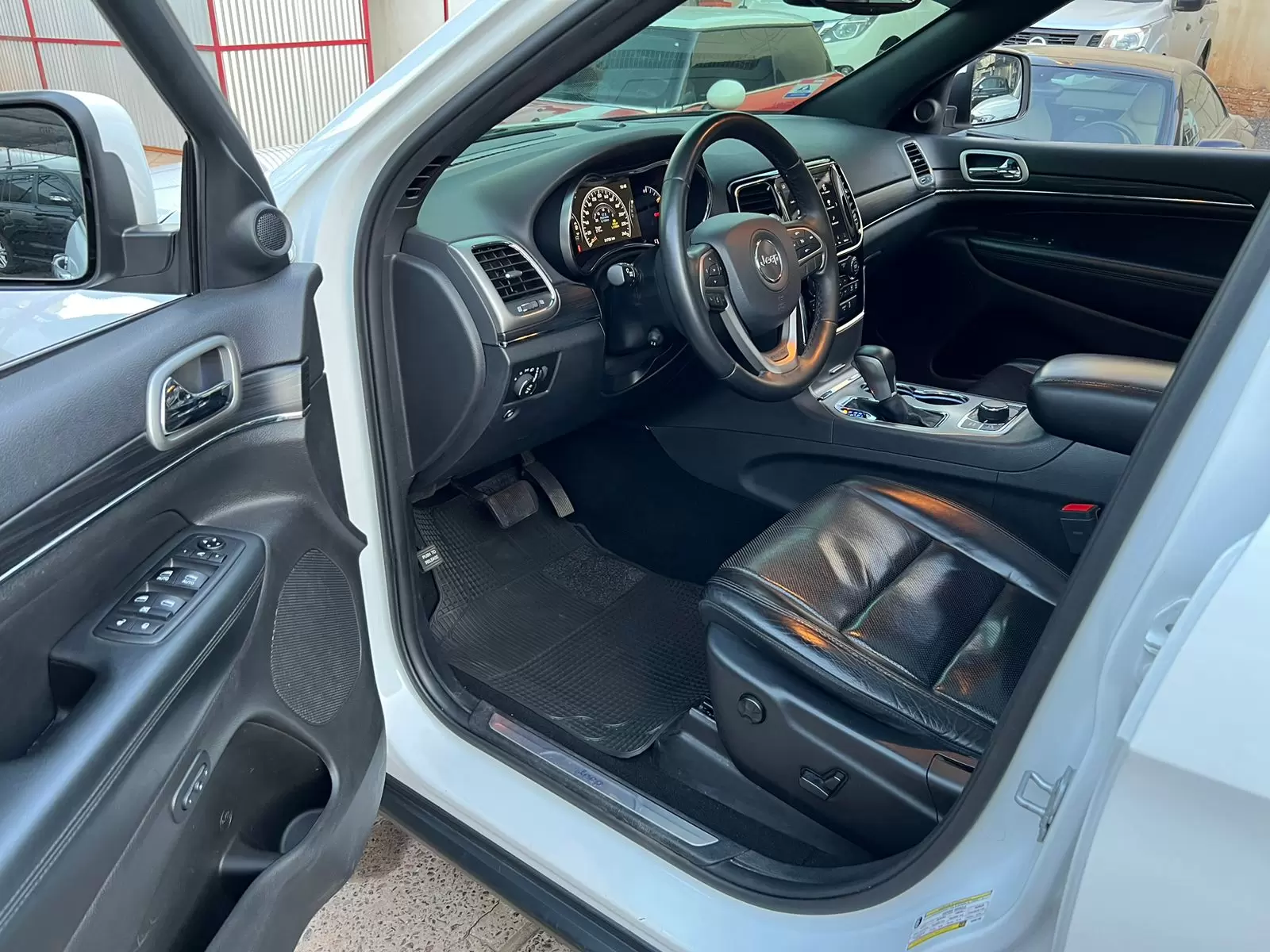 Jeep Grand Cherokee Limited 4×4 2019 en Globalmotors, Asunción. ¡Descúbrelo! - Imagen 8