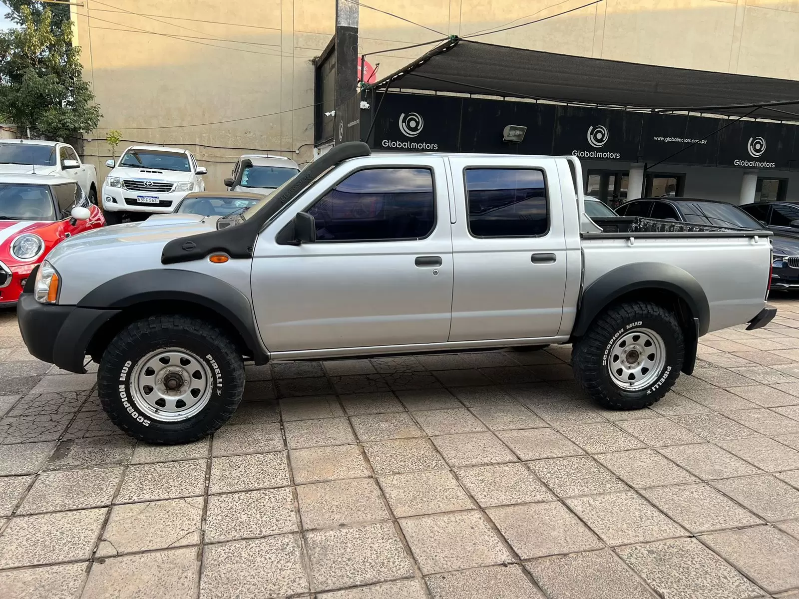 Nissan Frontier D/c 4×4 2015 en Globalmotors - Concesionario Autorizado - Imagen 4