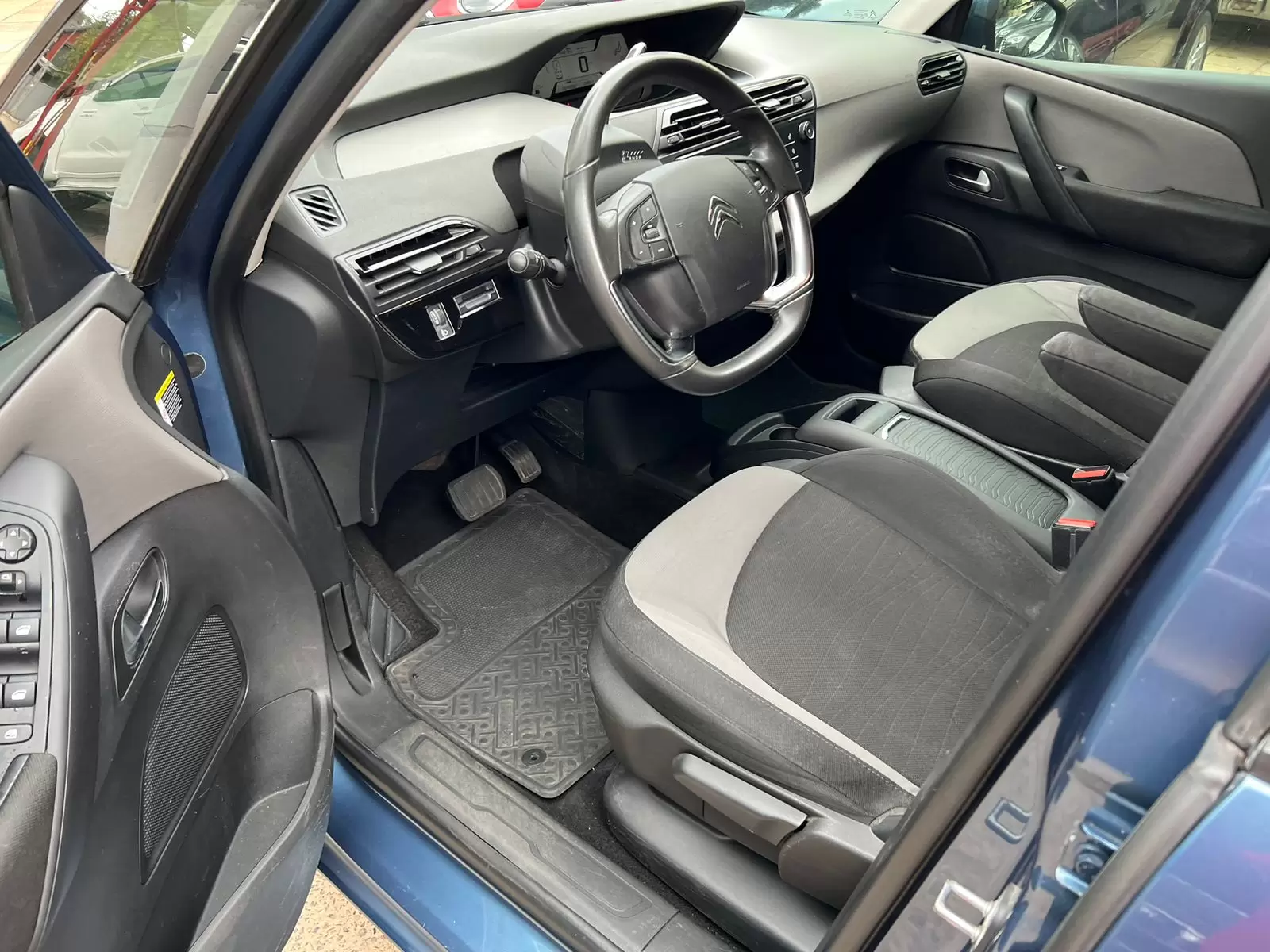 Citroen Grand C4 Picasso 2017 en Globalmotors - Concesionario Autorizado - Imagen 9