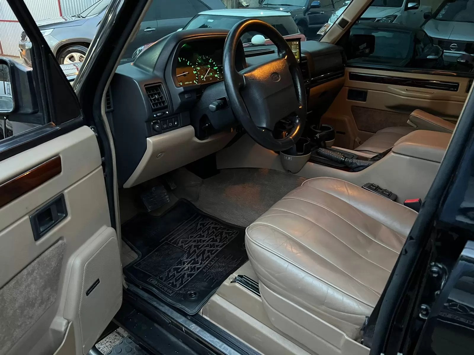 Range Rover County LWB 4×4 1995 en Globalmotors: lujo y potencia. - Imagen 8