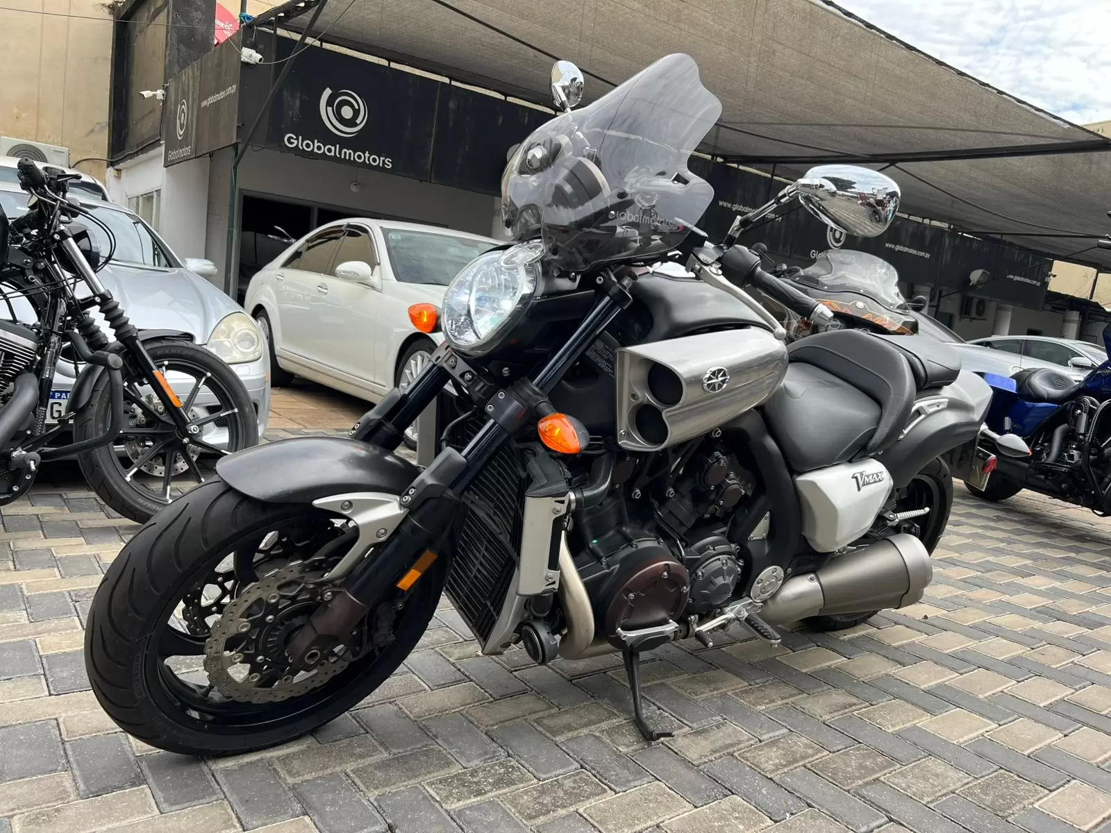Yamaha VMax Naked 2012 en Globalmotors: Potencia y diseño icónicos