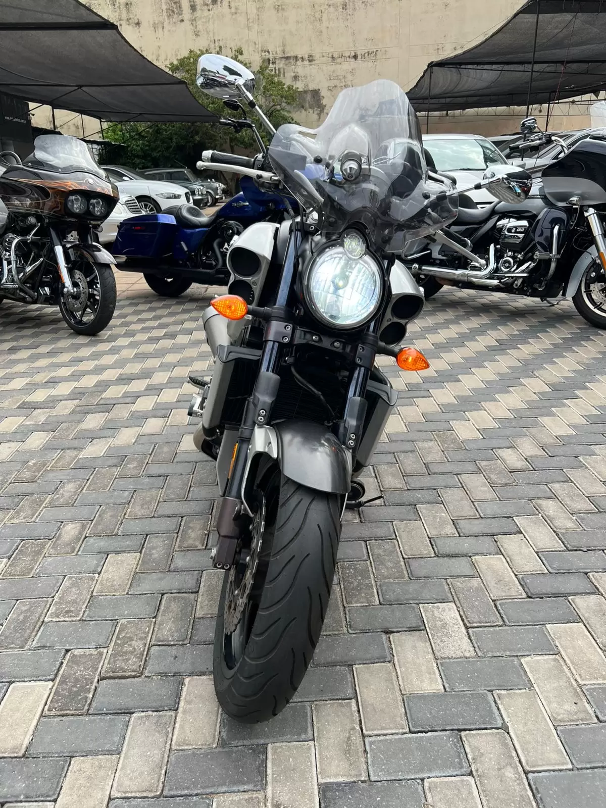 Yamaha VMax Naked 2012 en Globalmotors: Potencia y diseño icónicos - Imagen 2