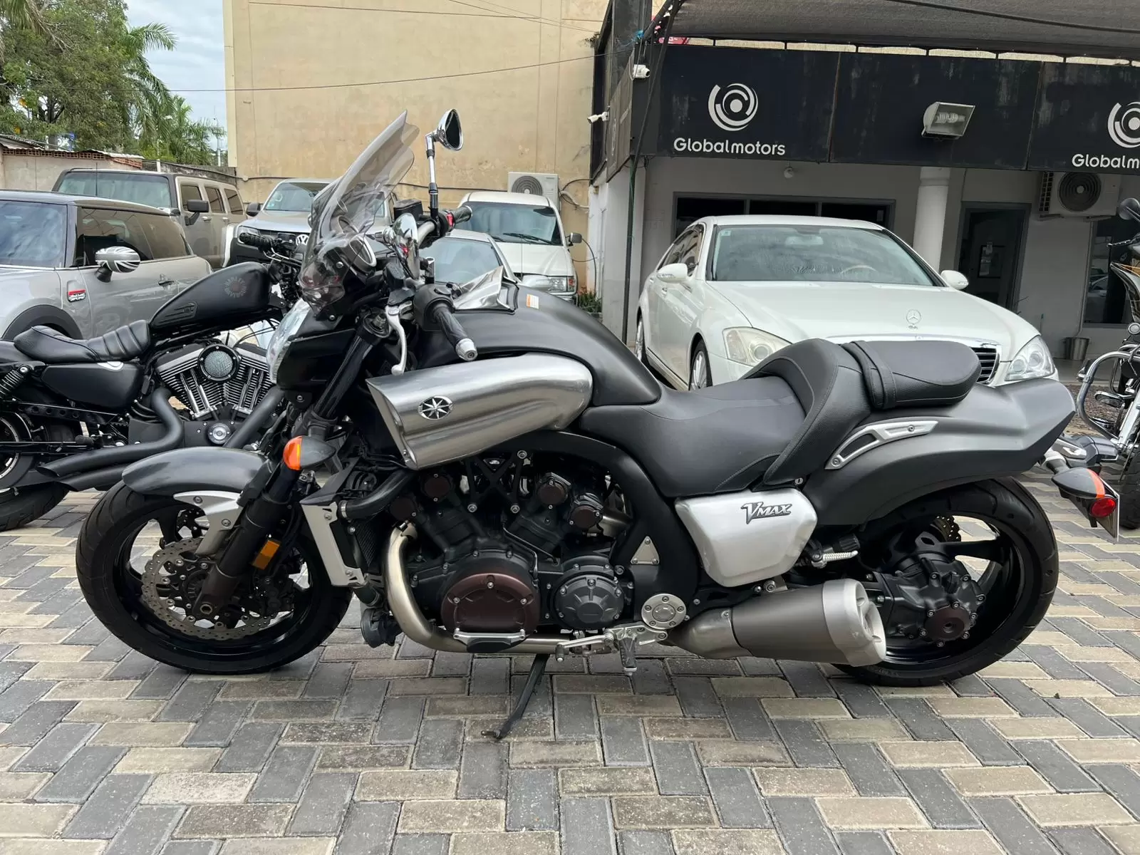 Yamaha VMax Naked 2012 en Globalmotors: Potencia y diseño icónicos - Imagen 5