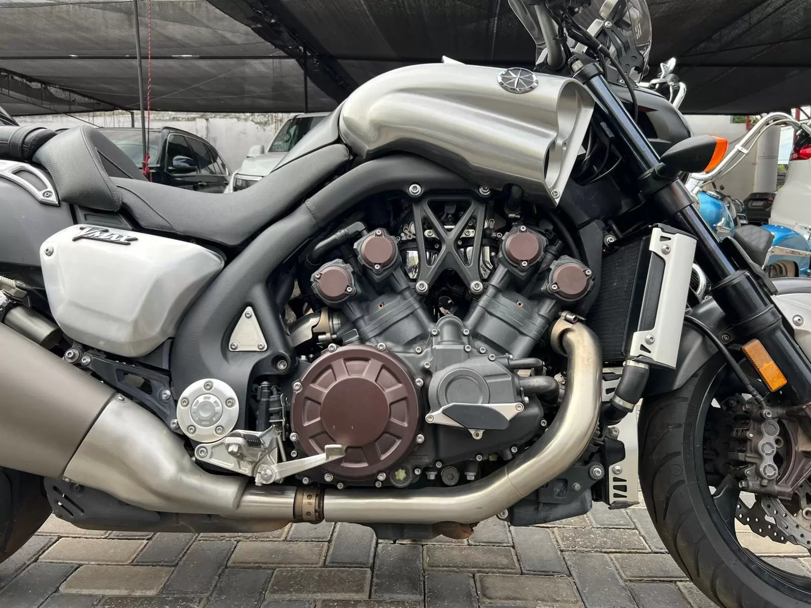 Yamaha VMax Naked 2012 en Globalmotors: Potencia y diseño icónicos - Imagen 13