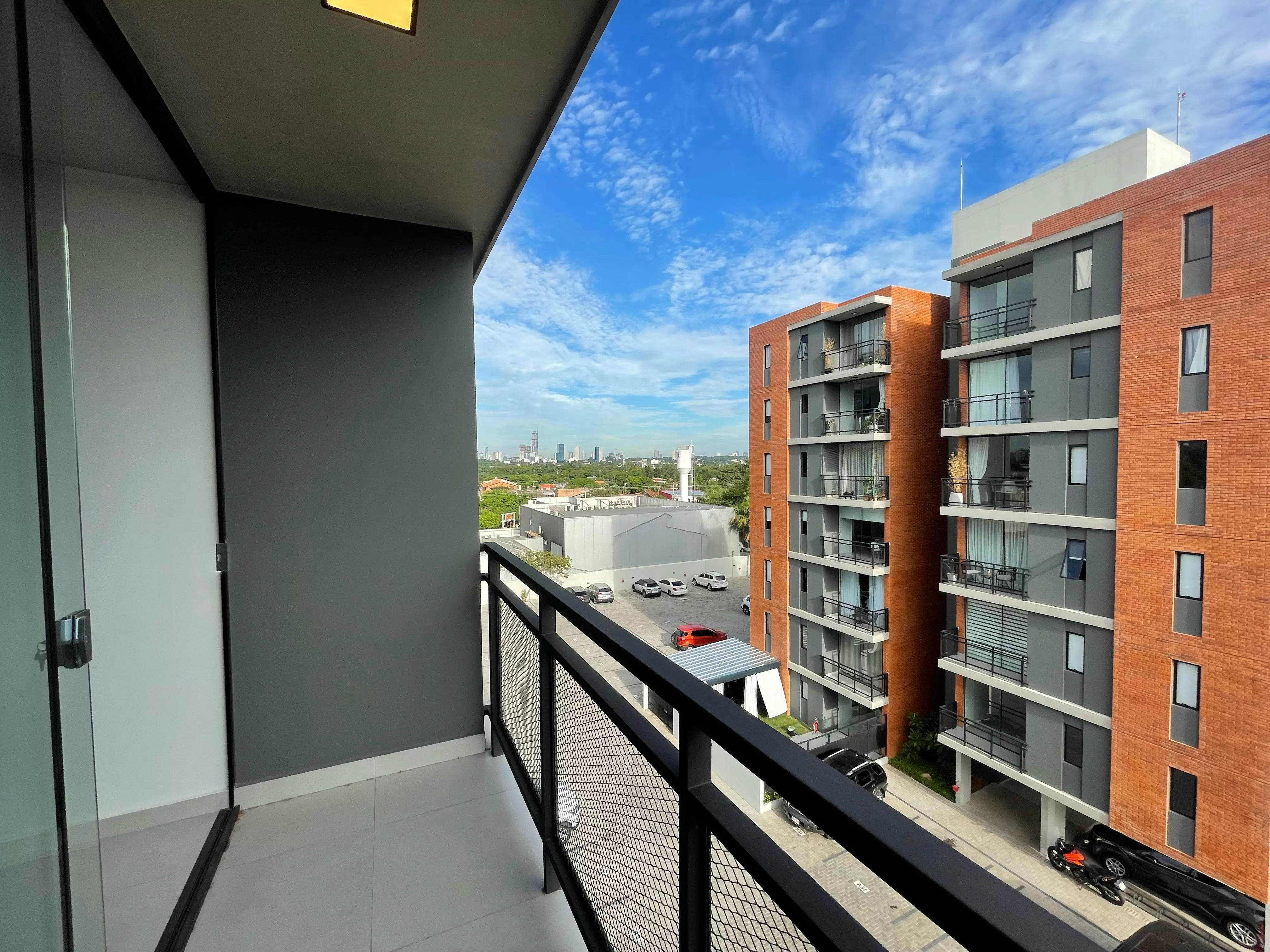 Departamento a estrenar con amenities en Insignia Soho 2, Luque - Imagen 3