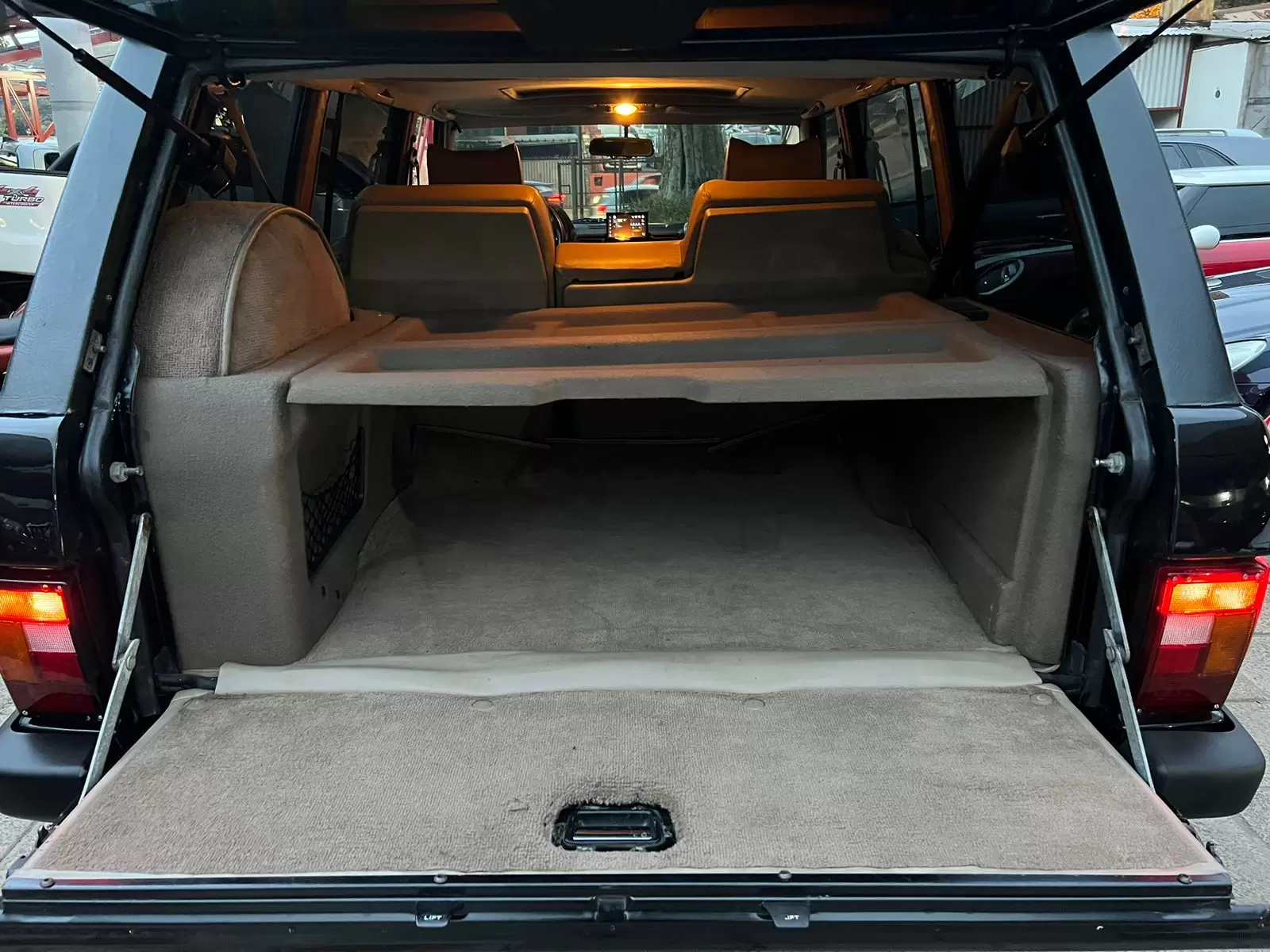 Range Rover County LWB 4×4 1995 en Globalmotors: lujo y potencia.