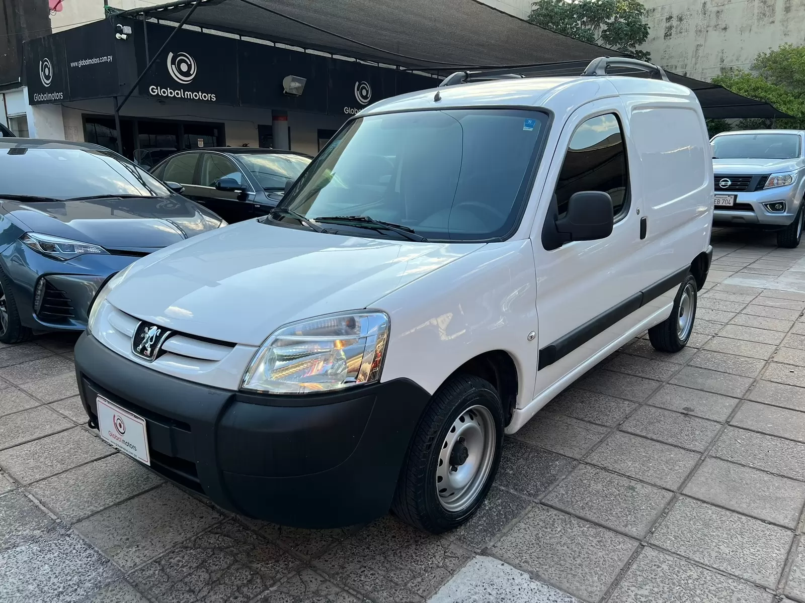 Peugeot Partner 2018 HDI Furgon - Amplio y eficiente.