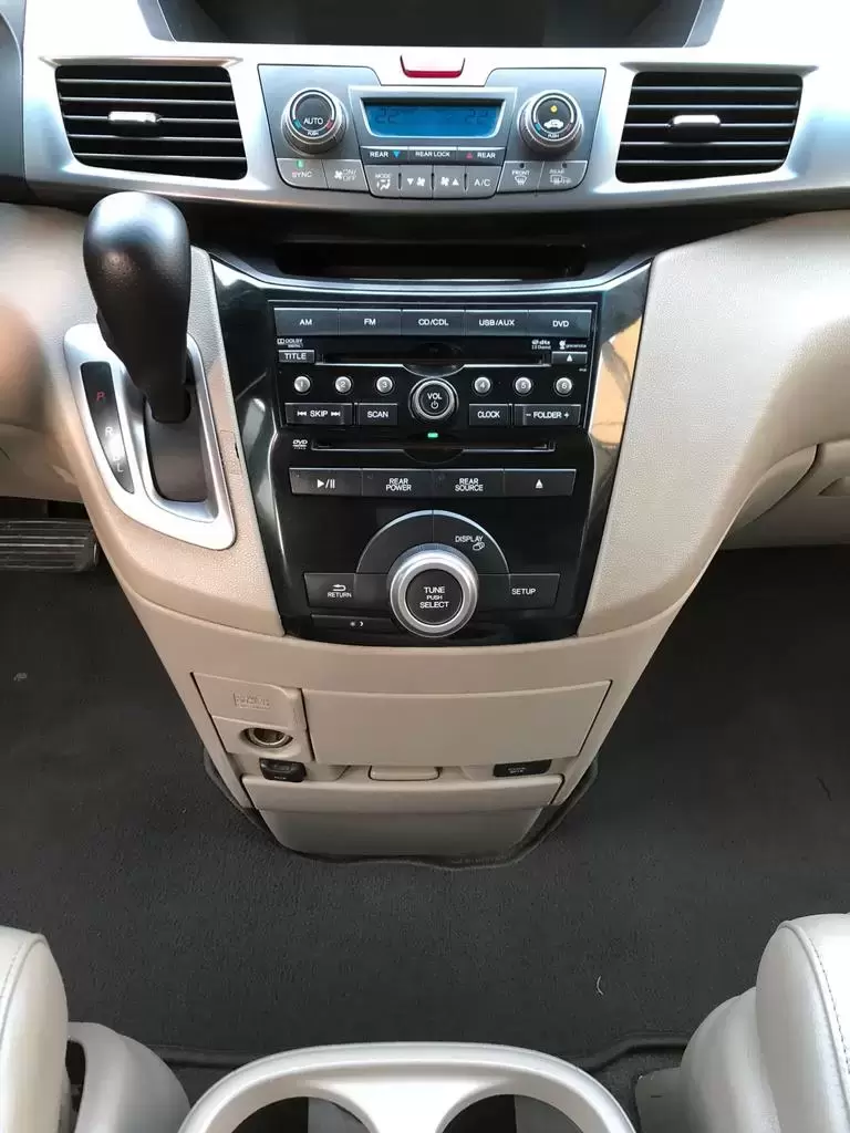 Honda Odyssey 2012 en Globalmotors: Espacioso, elegante y seguro para familias.