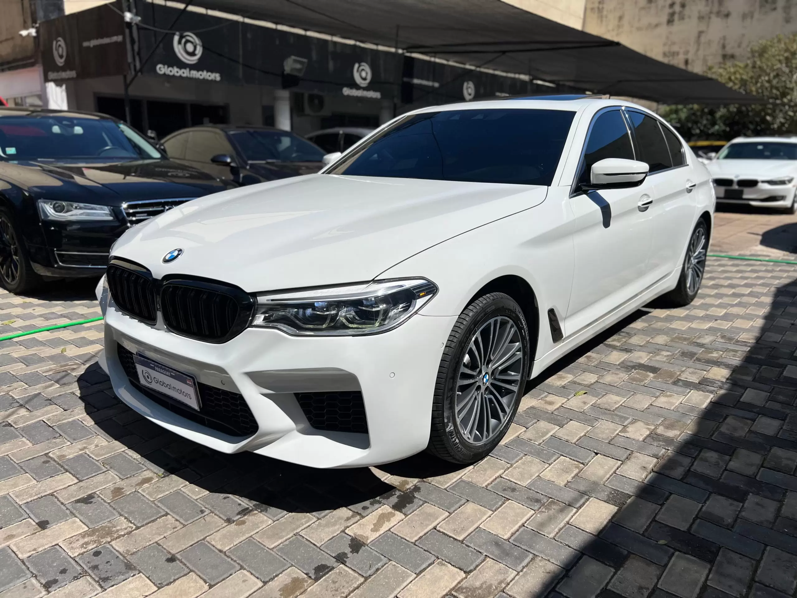 BMW 530i Sport Line Package 2018 en Globalmotors: Lujo y potencia.