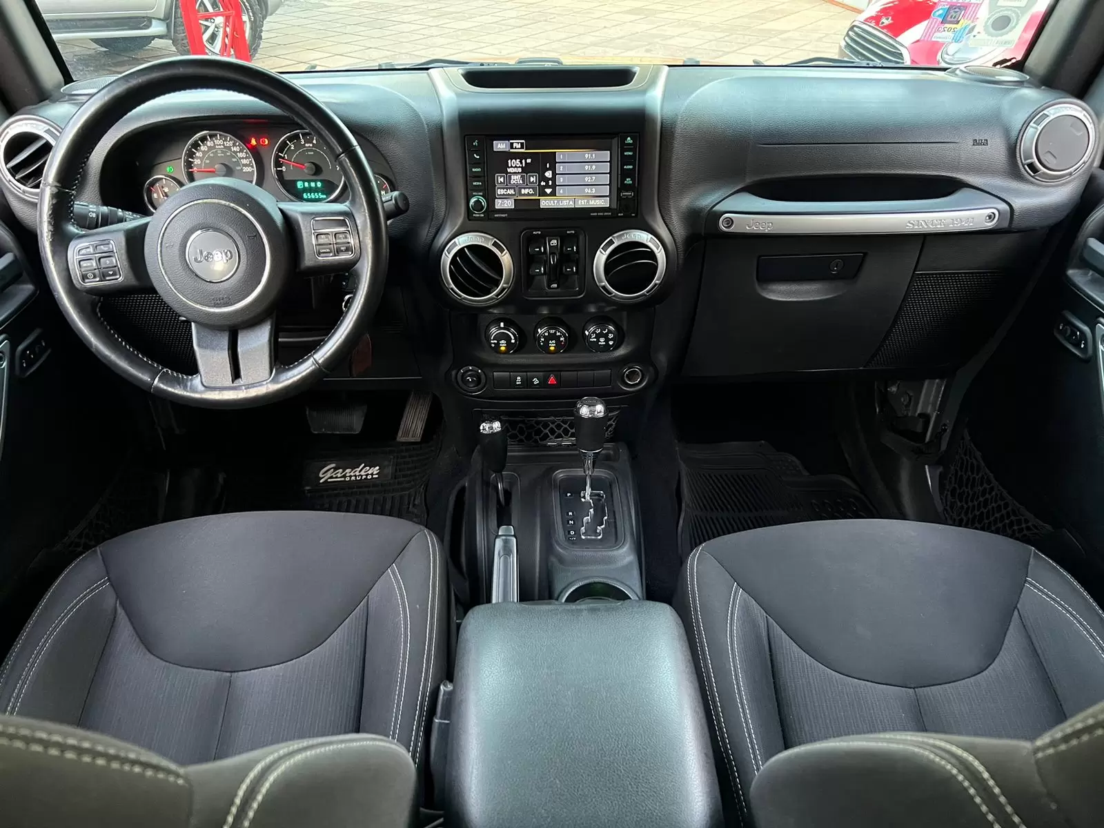 Jeep Rubicon 4×4 2016 - Todo terreno de alto rendimiento