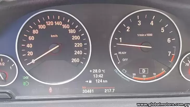 BMW 320i 2013 en Globalmotors: Potente y eficiente sedán alemán.