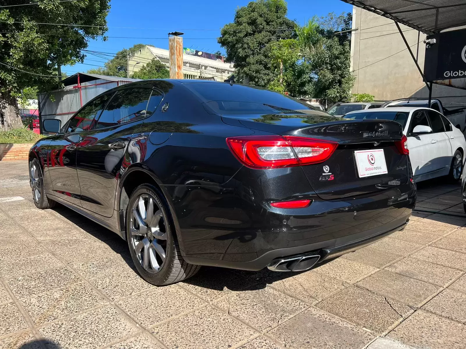 Maserati Quattroporte GTS 2014: Lujo, potencia y sofisticación en un sedán.