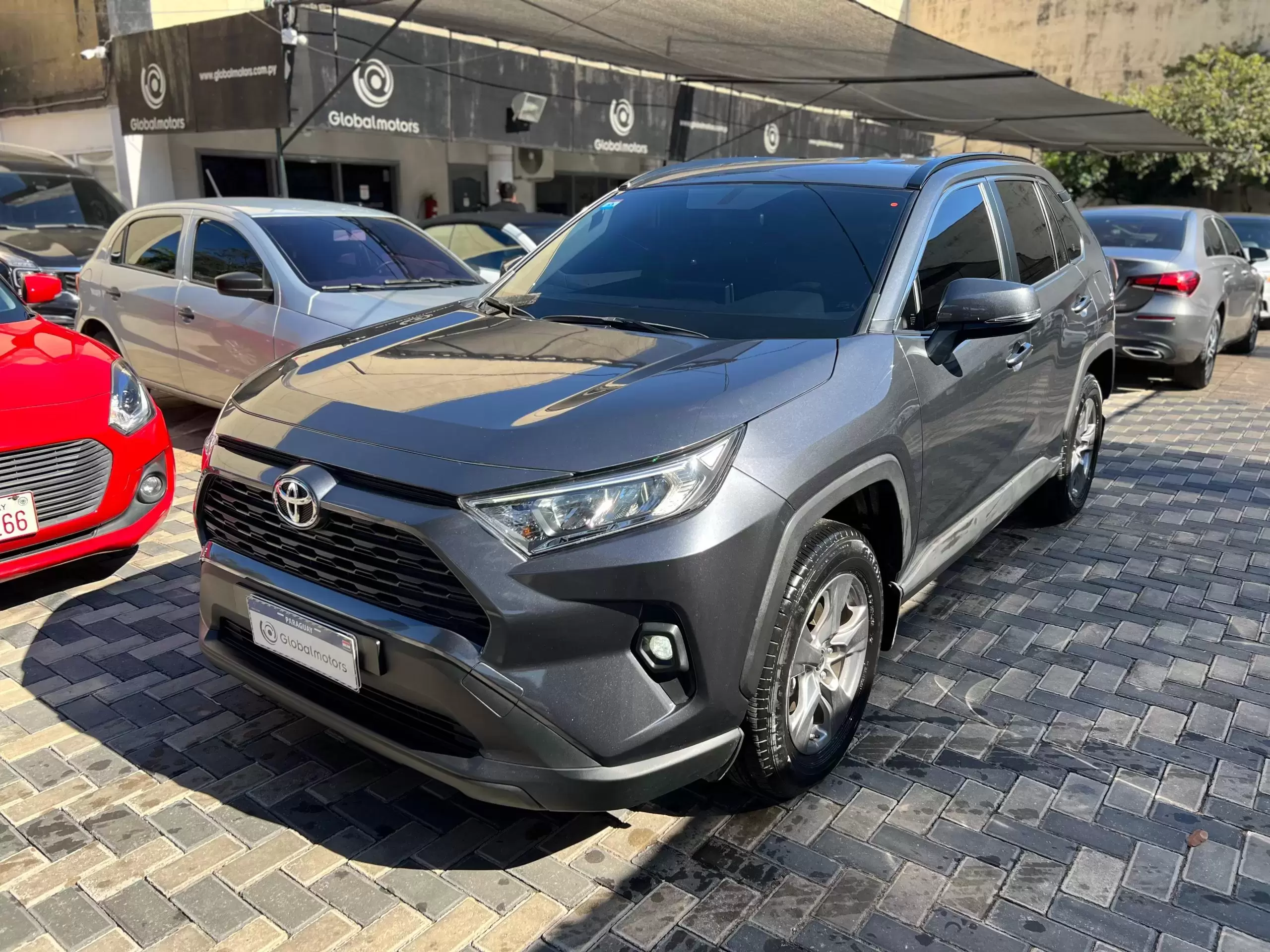 Toyota Rav4 2023 en Globalmotors: Estilo, eficiencia y tecnología en SUV versátil.