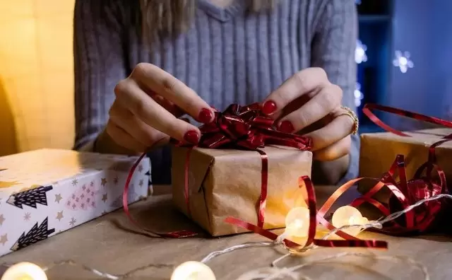 Guía Astrológica para Elegir el Regalo Perfecto en Navidad