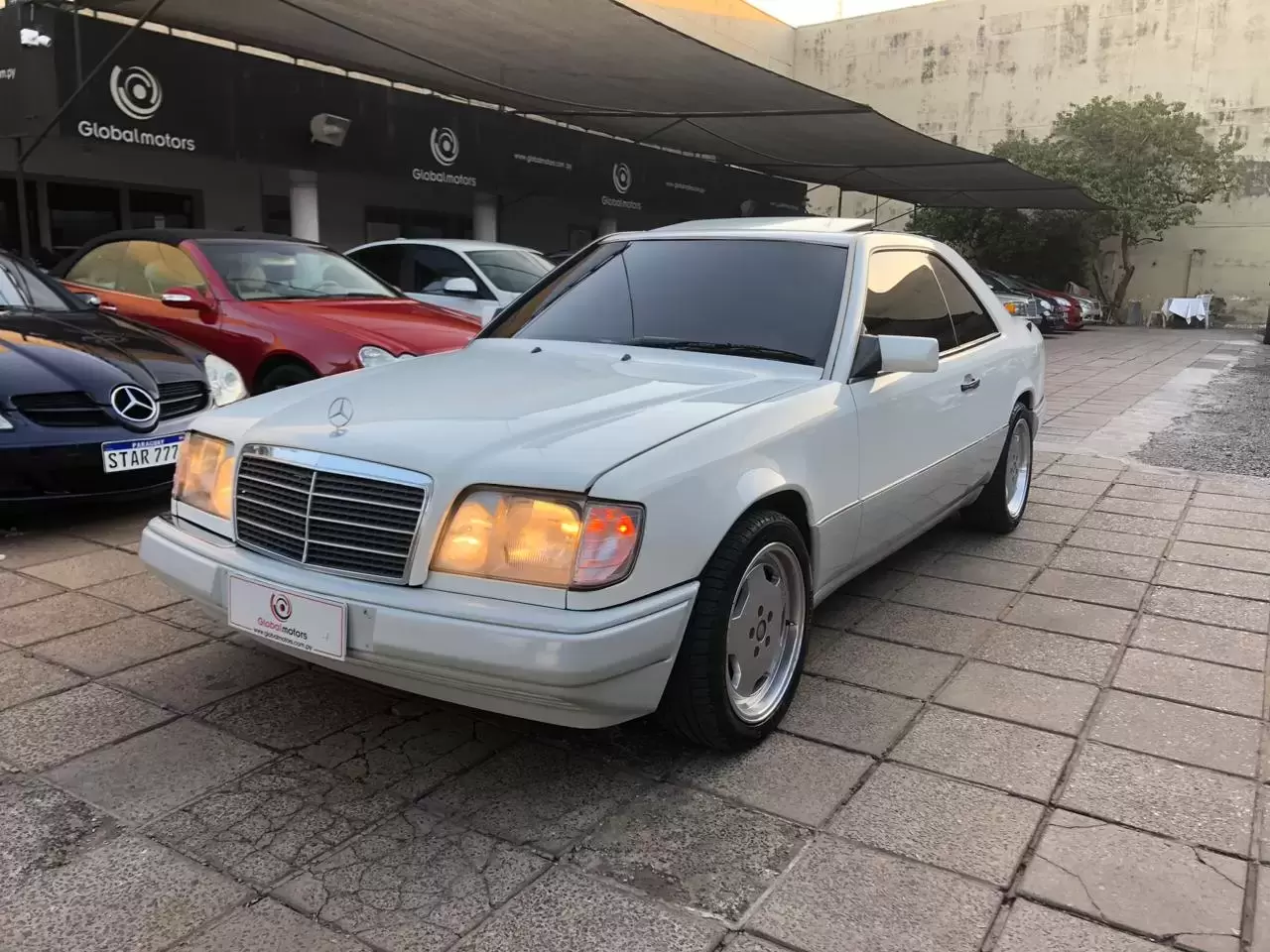 Mercedes Benz E320 Coupe 1994 en Globalmotors: Lujo y potencia.