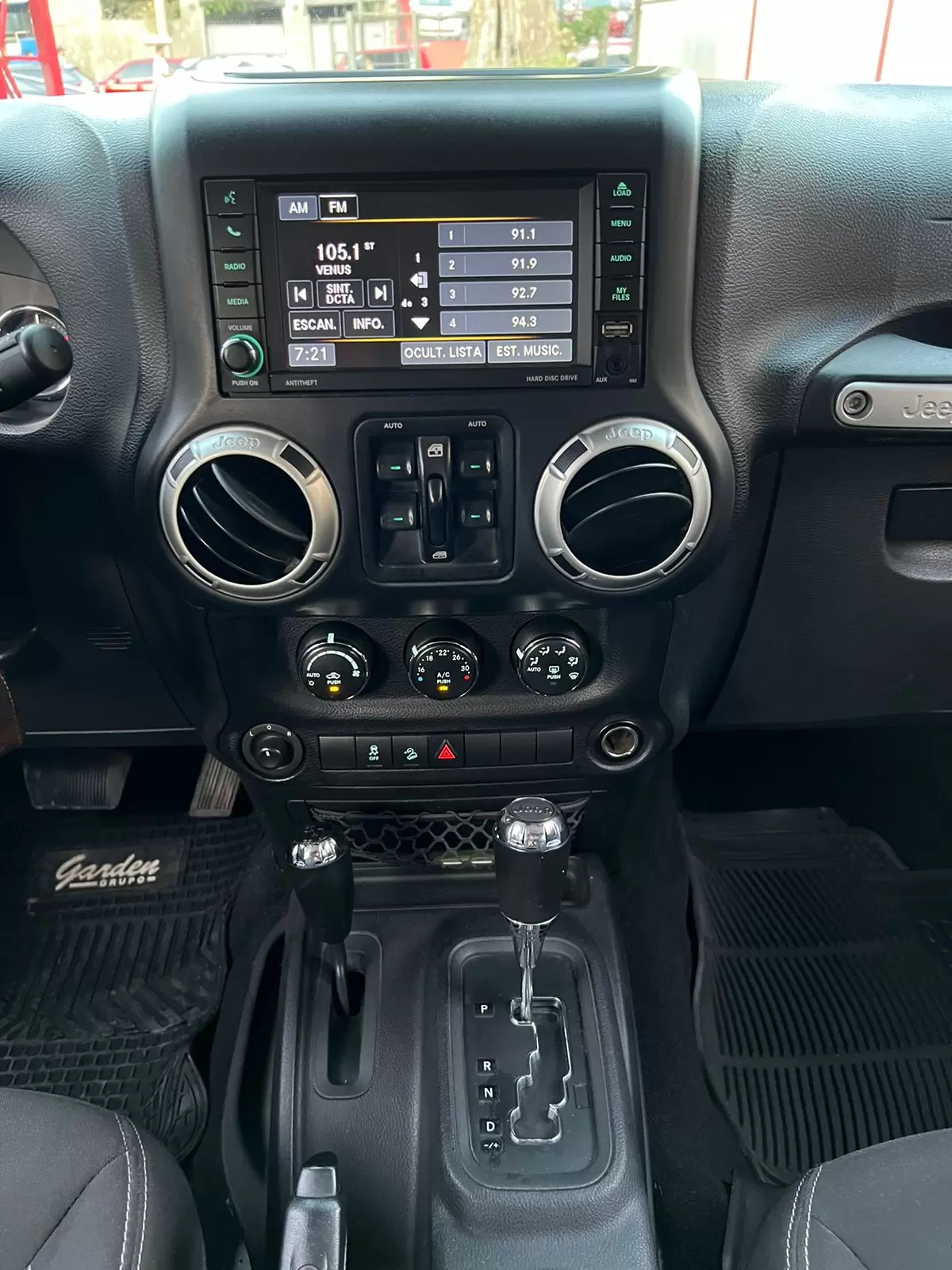 Jeep Rubicon 4×4 2016 - Todo terreno de alto rendimiento