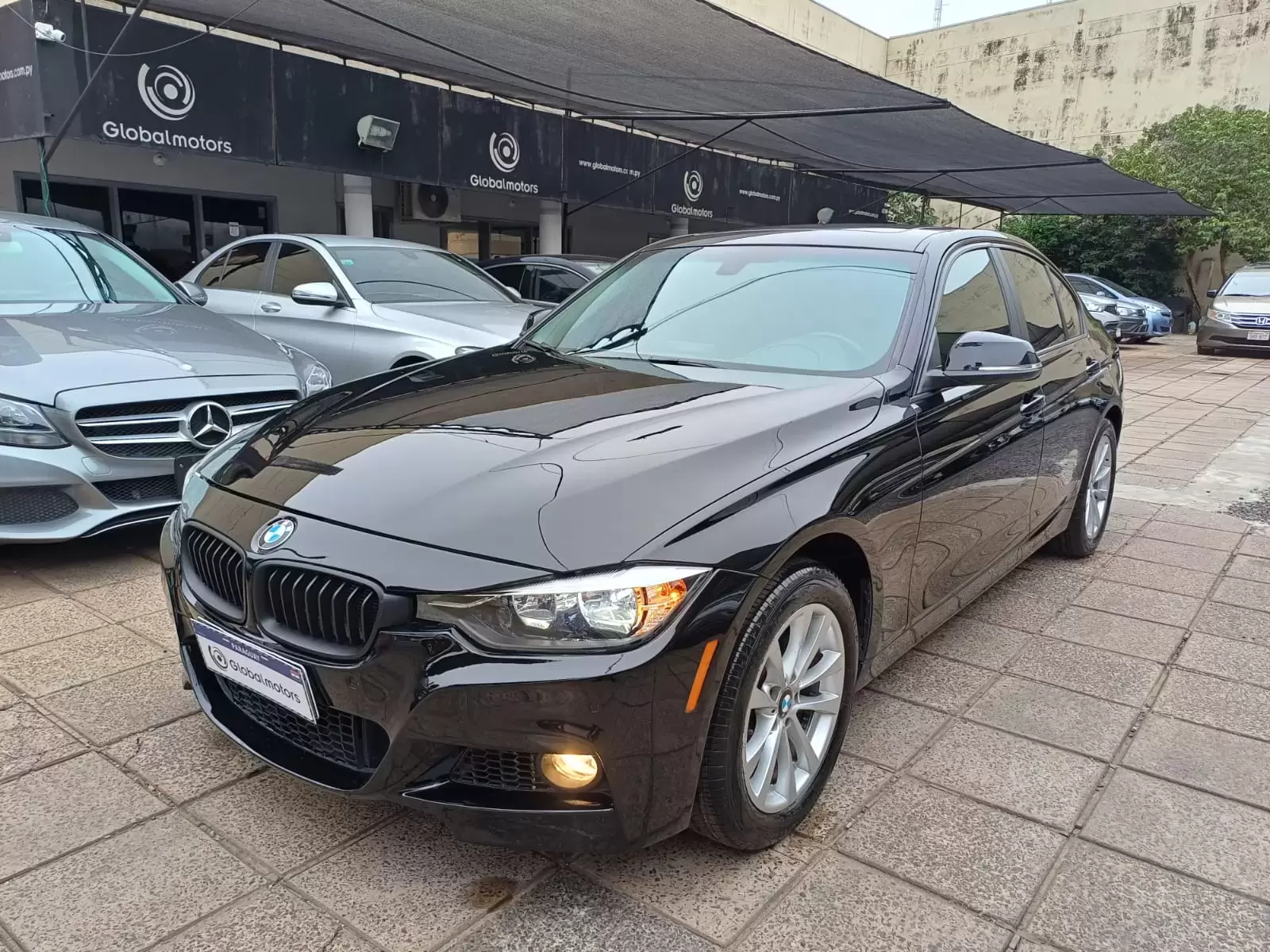 BMW 320i Xdrive 2017 en Globalmotors: lujo, rendimiento y seguridad.