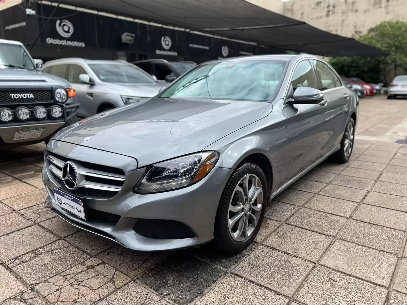Mercedes Benz C300 4Matic 2015 en Globalmotors: Lujo y rendimiento.