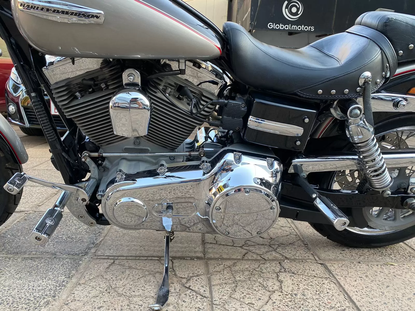 Harley Davidson Dyna Super Glide 2009 en Globalmotors, Asunción, Paraguay.