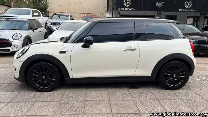 Mini Cooper 2018 en Globalmotors: Estilo, rendimiento y diversión en uno.