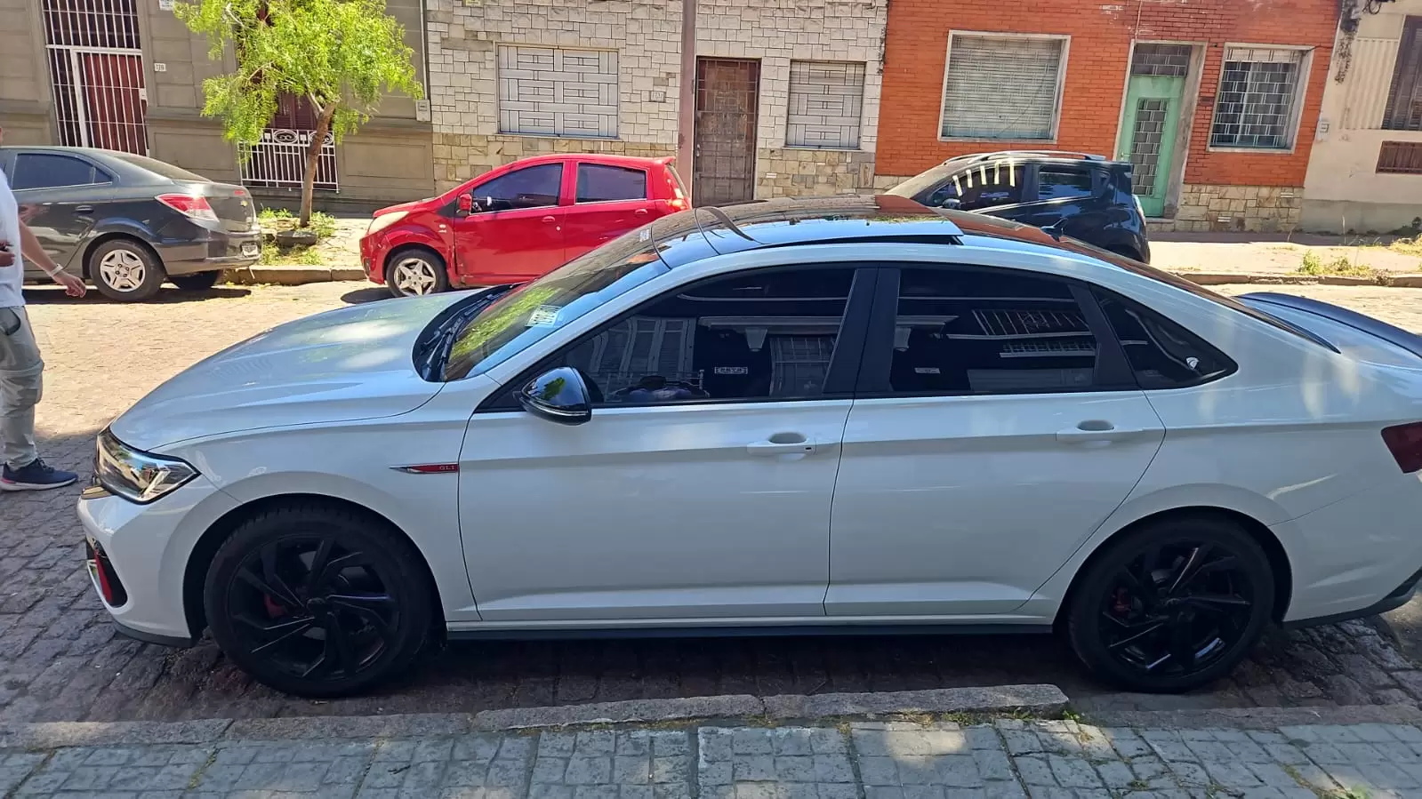 VW Vento GLi 230 cv 2024 en Montevideo, Uruguay - Impecable
