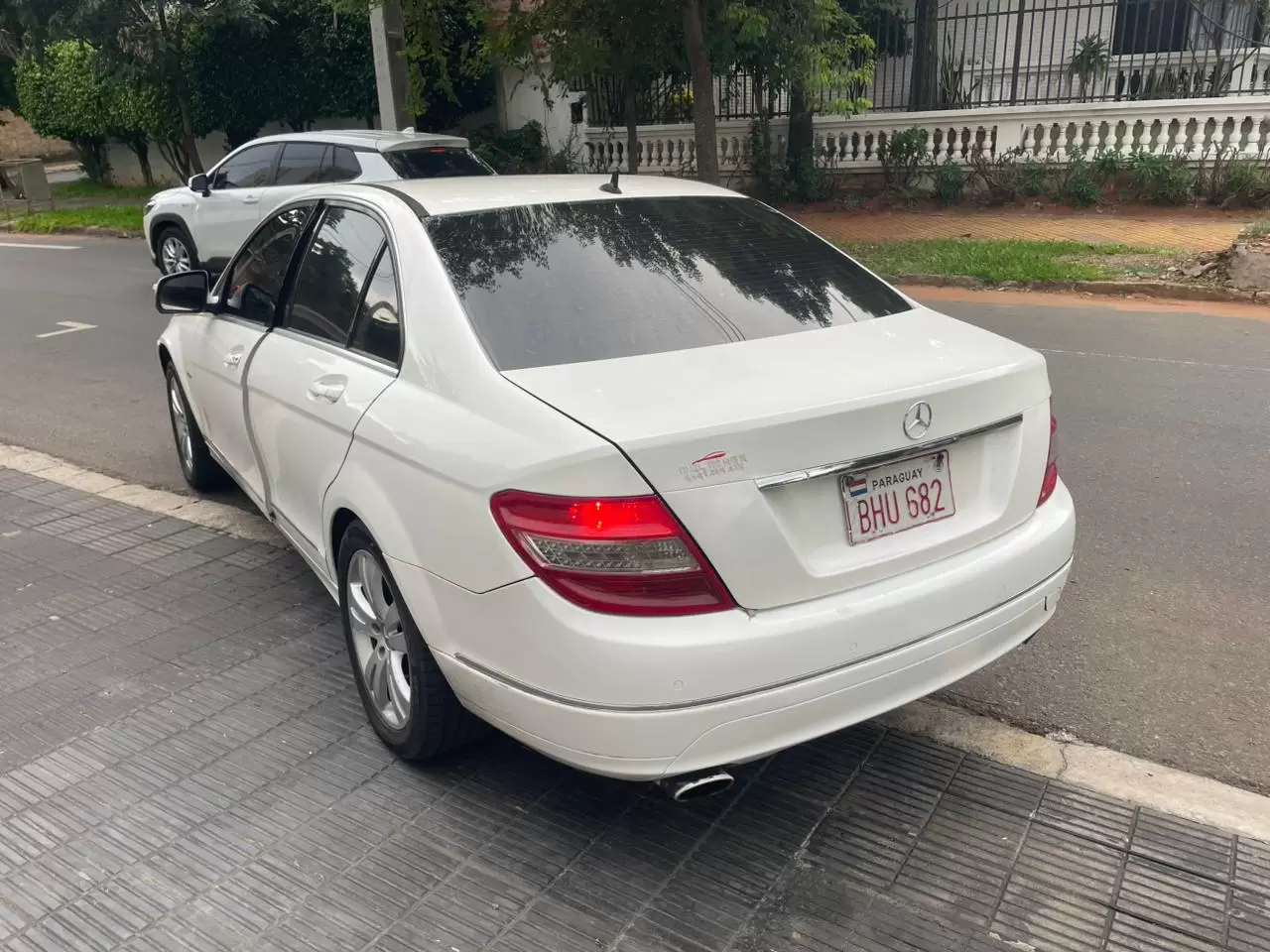 Mercedes Benz C300 2009 blindado, mecánico, cuero negro, impecable