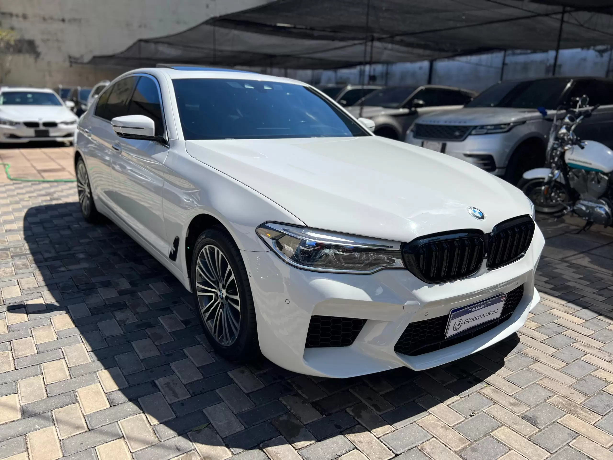 BMW 530i Sport Line Package 2018 en Globalmotors: Lujo y potencia.