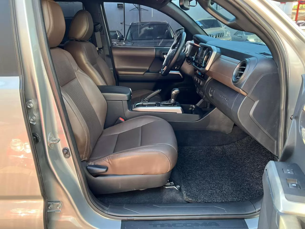 Toyota Tacoma Limited 4×4 2018 en Globalmotors: Resistente, versátil y lujosa.