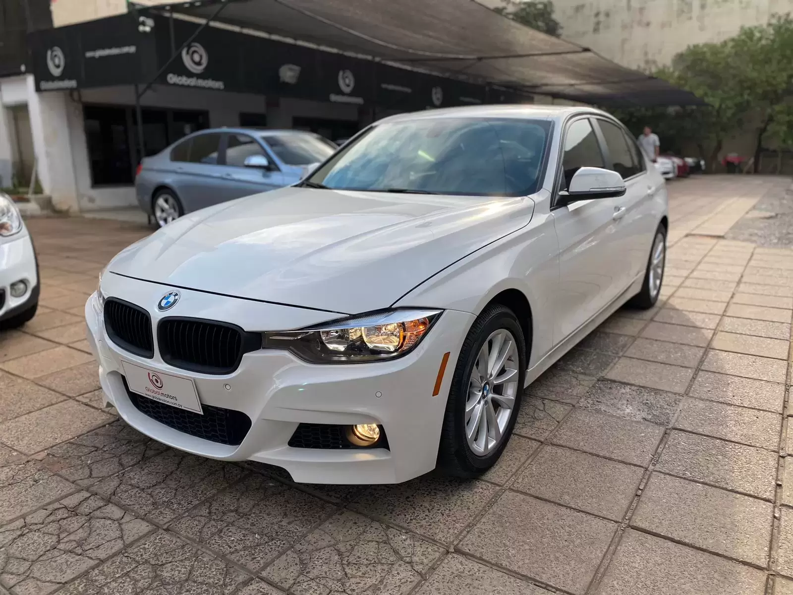 BMW 320i Look M Full 2016 en Globalmotors - Sedán Deportivo