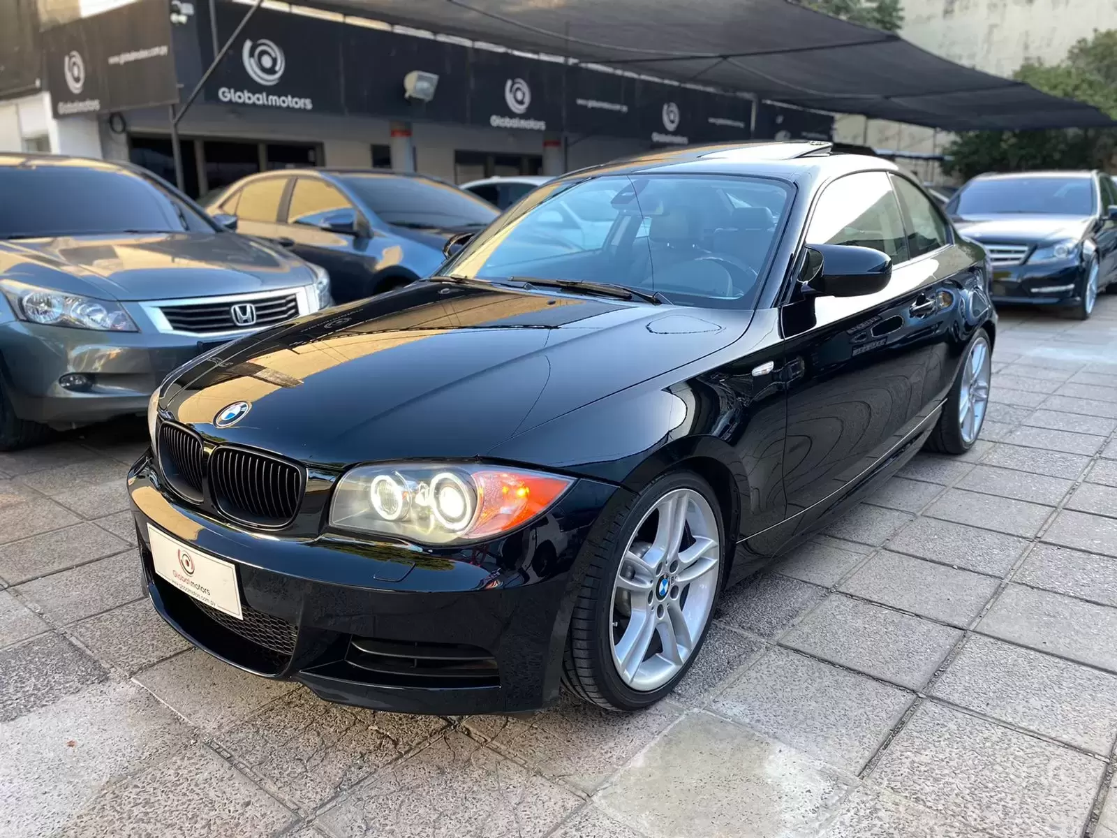 BMW 135i Coupe 2011 en Globalmotors: Potencia y elegancia deportiva.