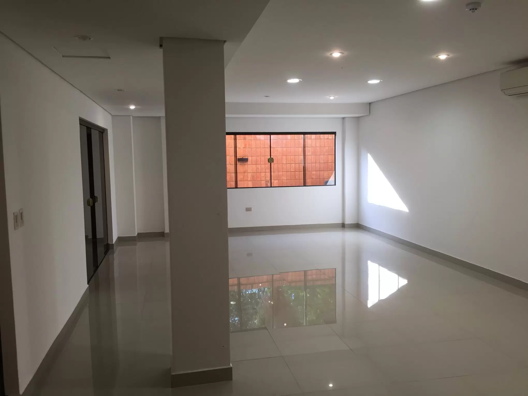 Departamento Moderno 83m2, 2 Parkings, Zona Primer Presidente, Alquiler