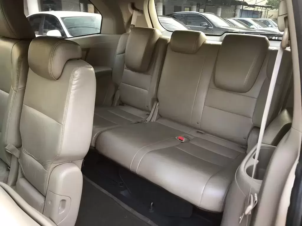 Honda Odyssey 2012 en Globalmotors: Espacioso, elegante y seguro para familias.