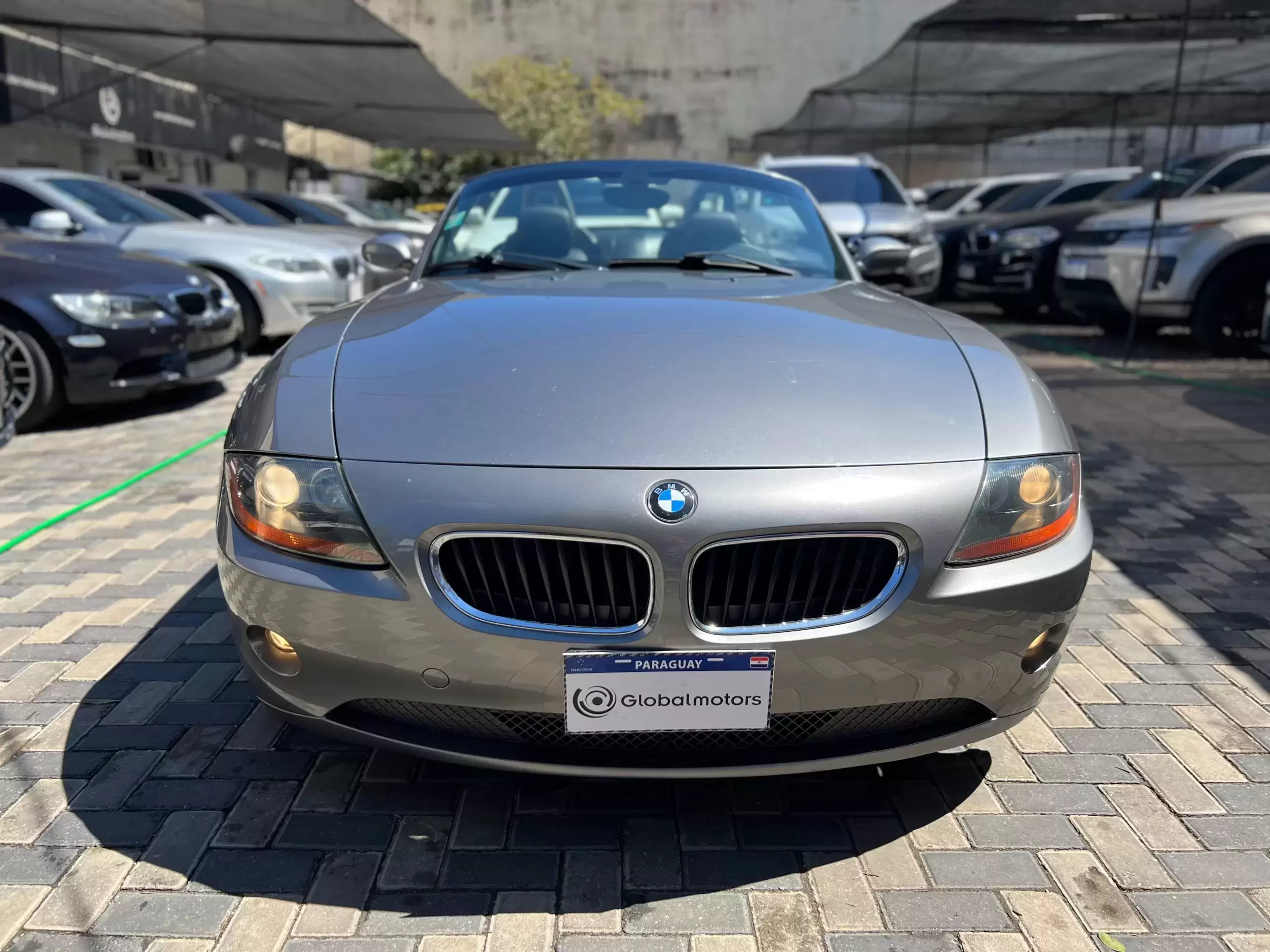 : BMW Z4 Roadster 25i 2004 en Globalmotors, Asunción, Paraguay.