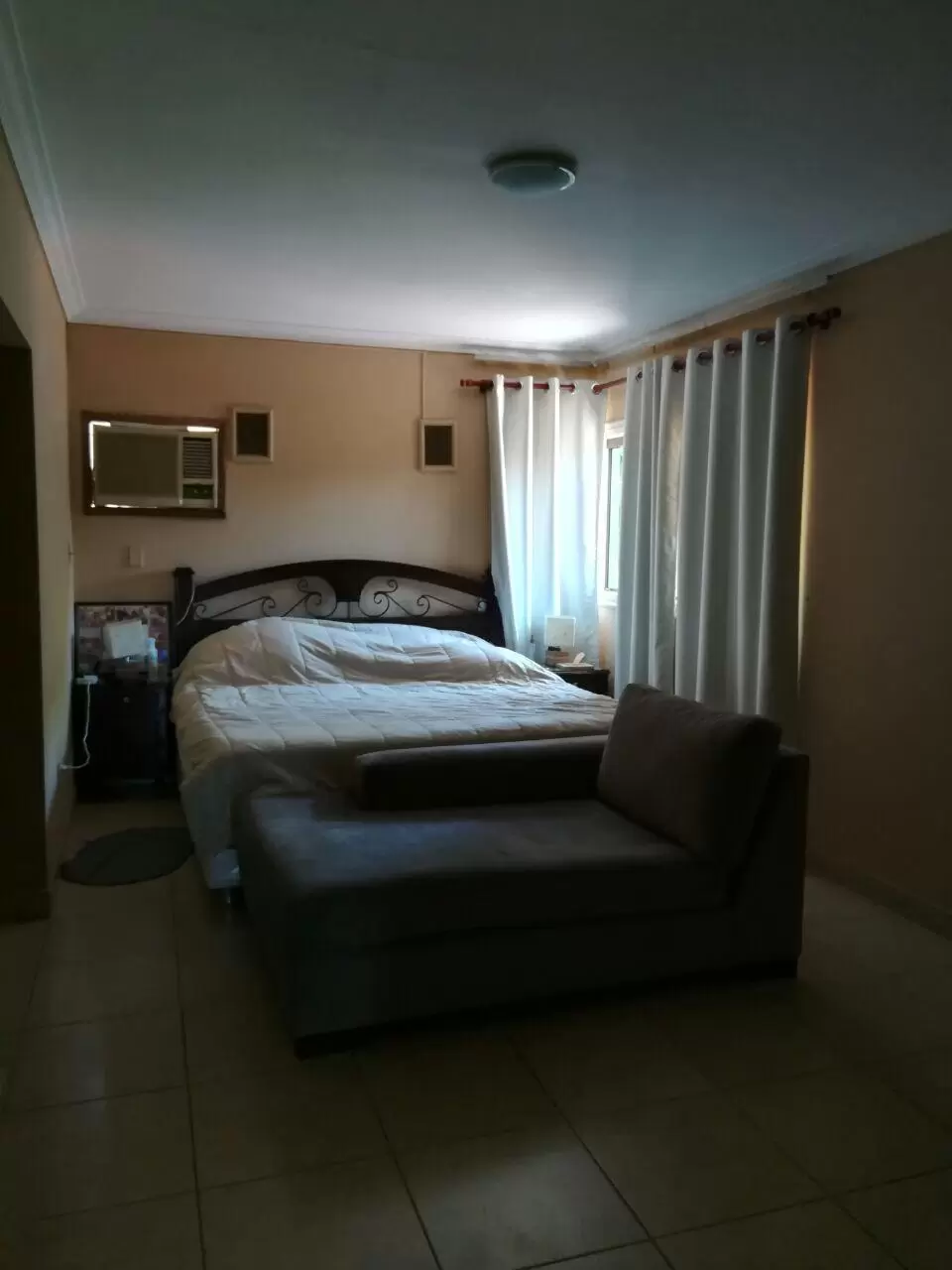 Casa en Recoleta, 4 dormitorios, piscina, quincho y cocheras