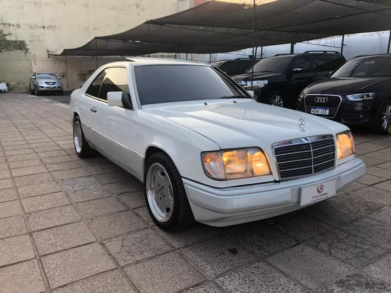 Mercedes Benz E320 Coupe 1994 en Globalmotors: Lujo y potencia.
