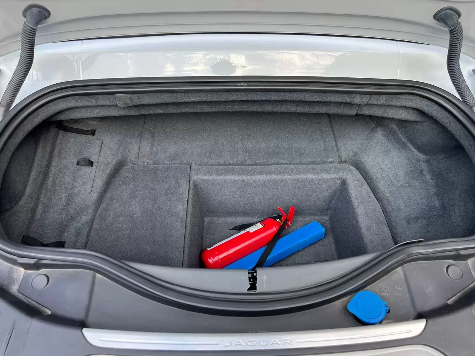 Jaguar F-Type Convertible Full 2014 en Globalmotors: lujo y potencia.