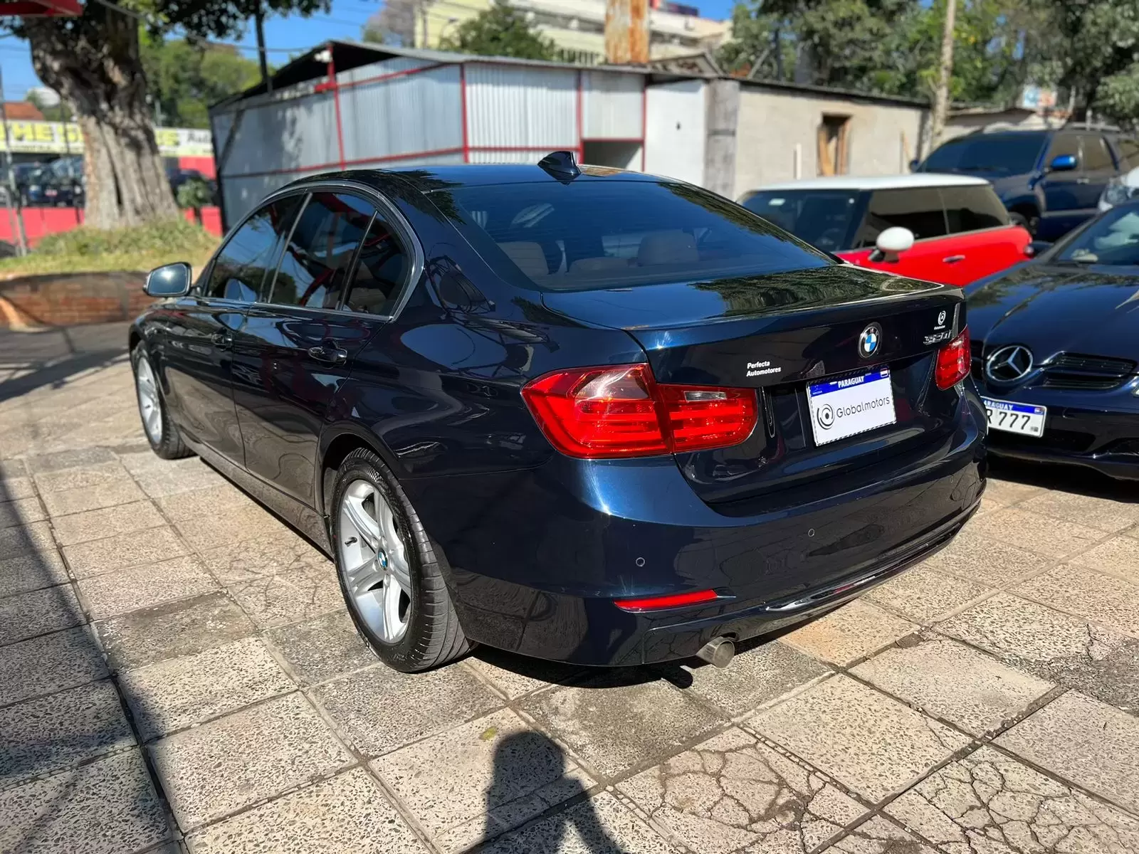 BMW 320i Luxury 2015 en Globalmotors: Lujo, rendimiento y elegancia.