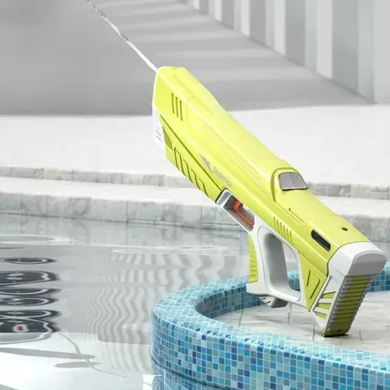 ¡Consigue la Pistola de Agua Automática Combat Watergun Verde! ¡Diviértete sin límites!