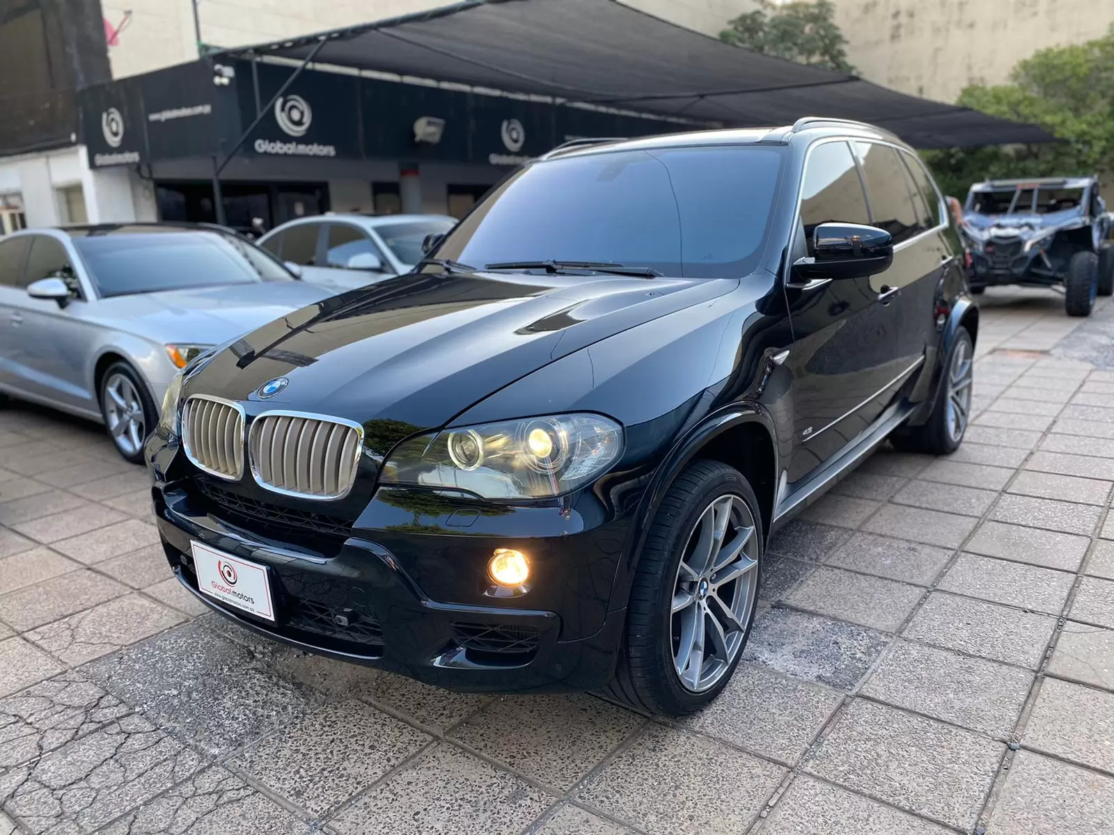 BMW X5 Look M 2009 en Globalmotors: lujo, potencia y elegancia.