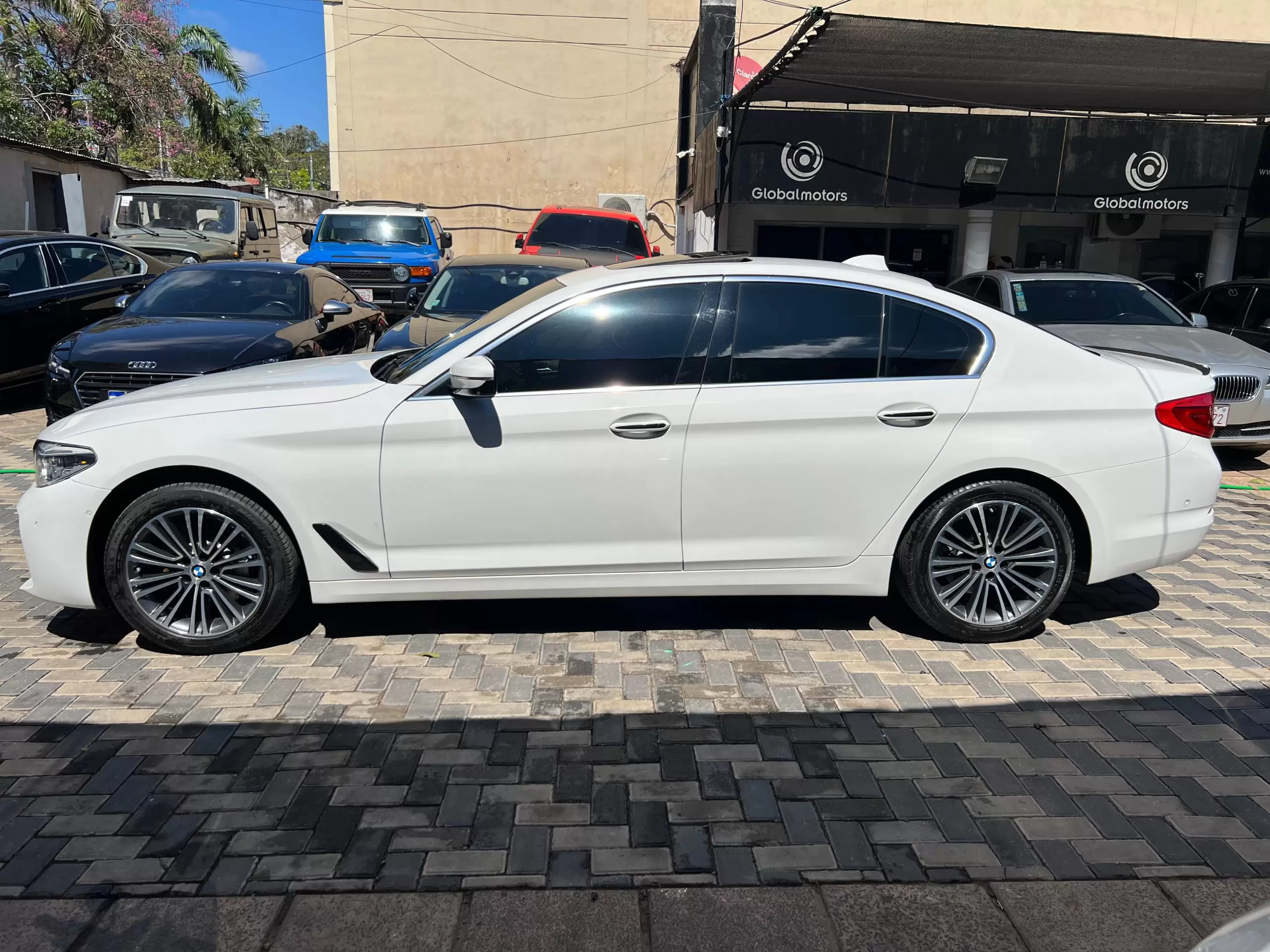 BMW 530i Sport Line Package 2018 en Globalmotors: Lujo y potencia.